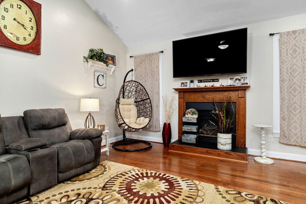 14 OLD OAK DR