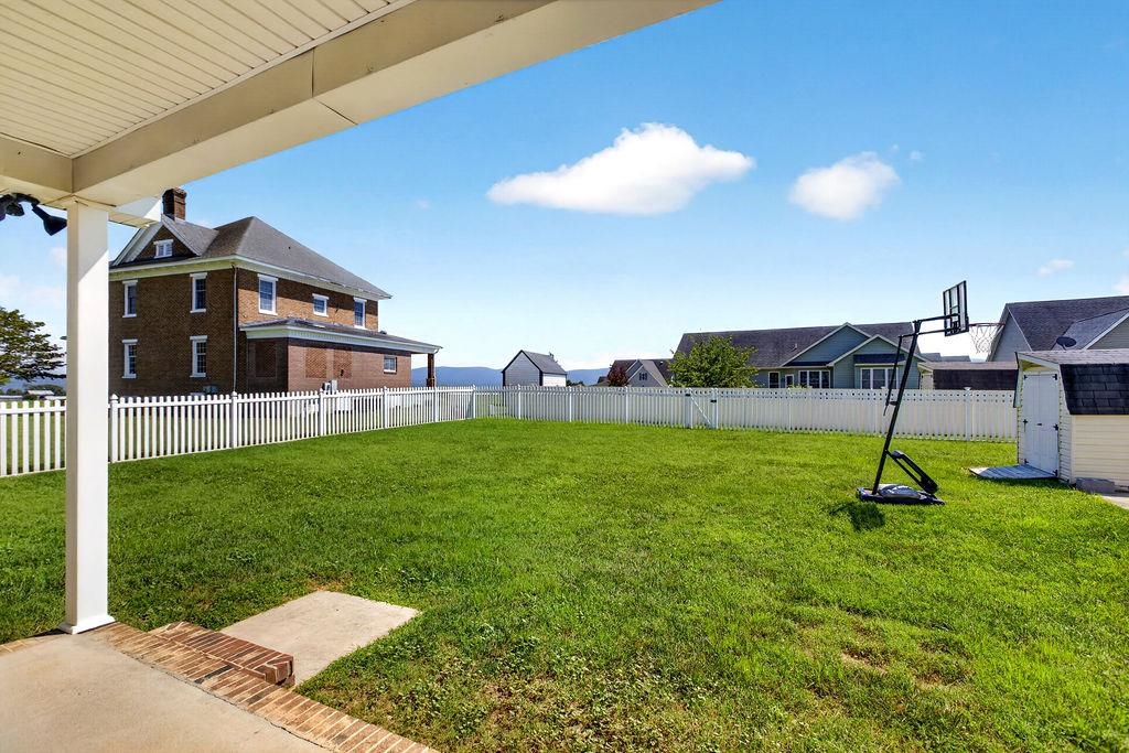 14 OLD OAK DR