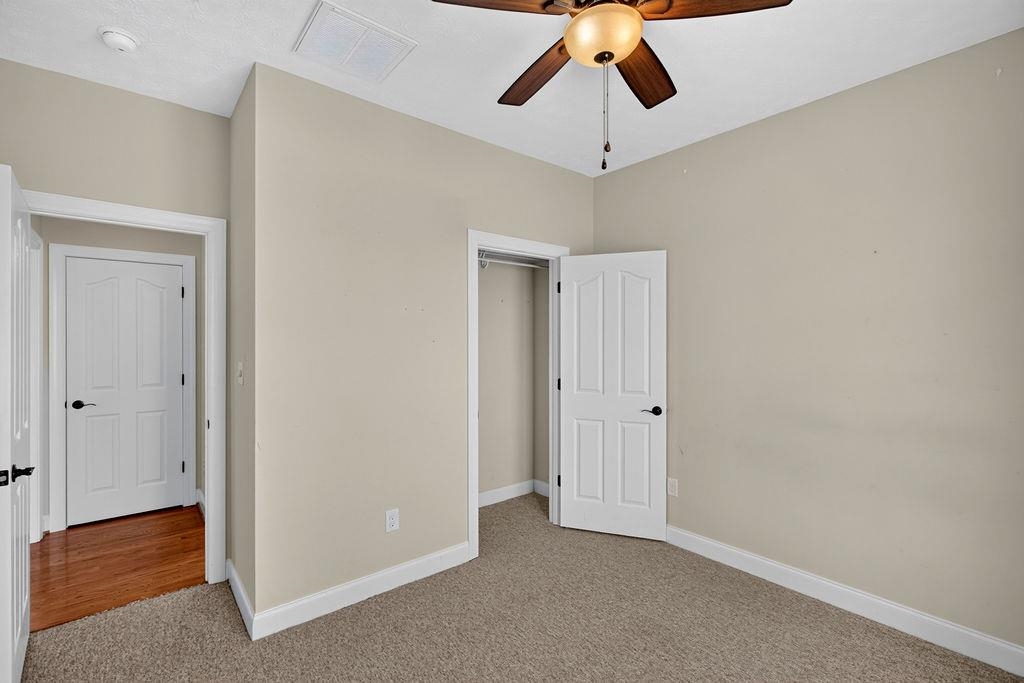 14 OLD OAK DR