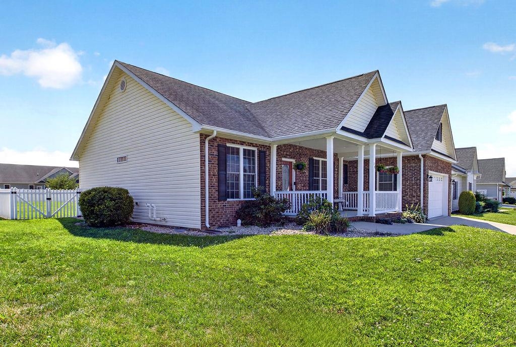 14 OLD OAK DR