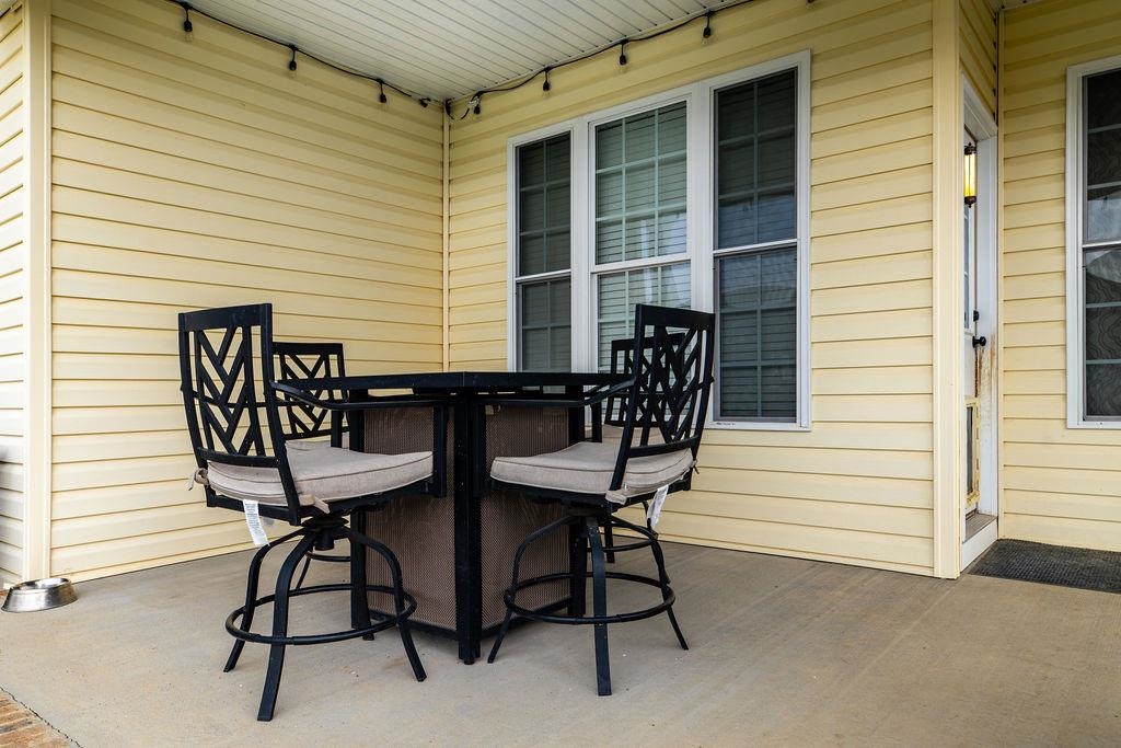 14 OLD OAK DR