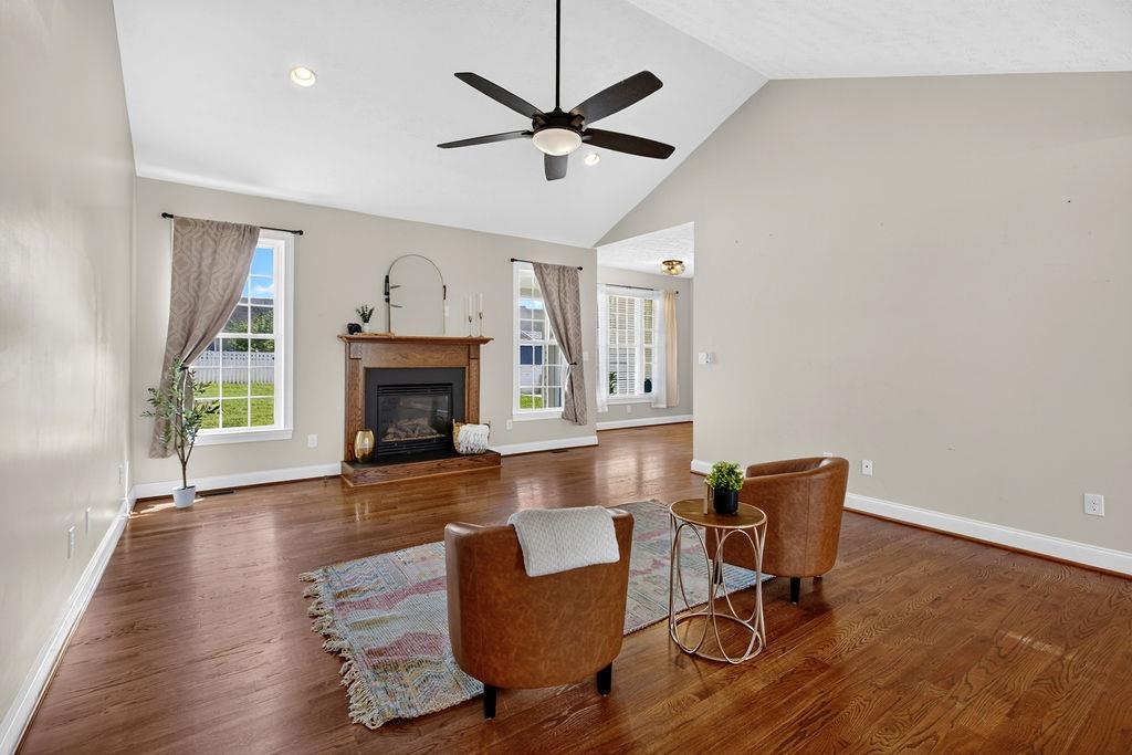 14 OLD OAK DR