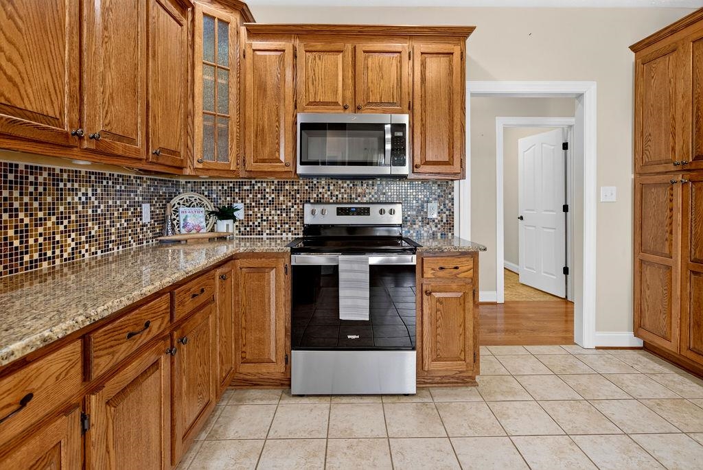14 OLD OAK DR