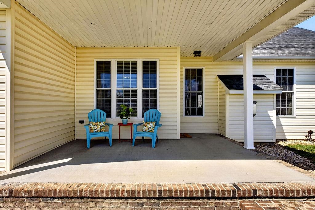 14 OLD OAK DR
