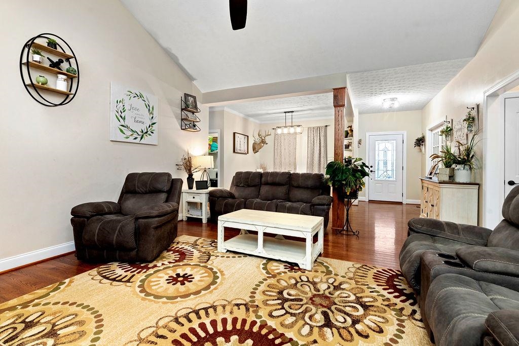 14 OLD OAK DR
