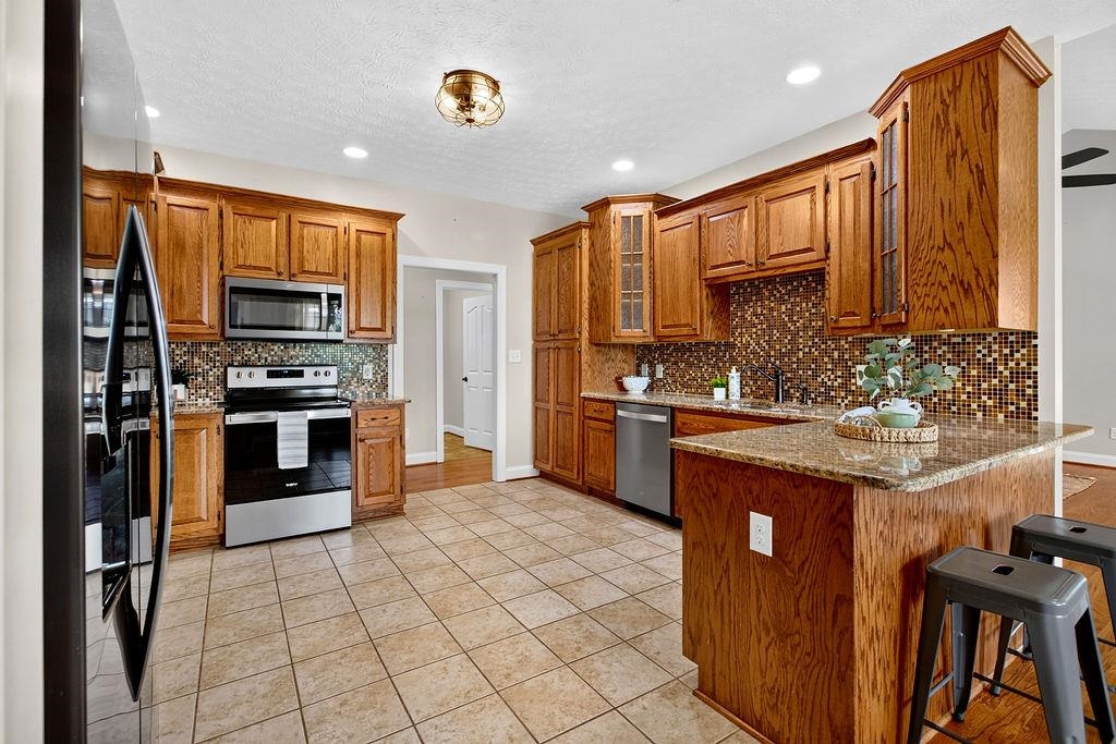 14 OLD OAK DR