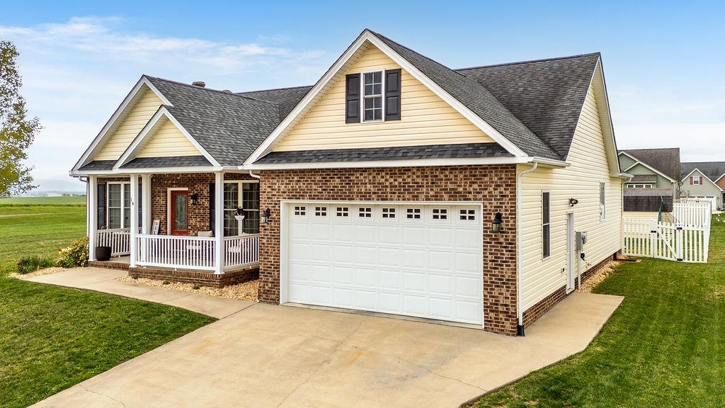 14 OLD OAK DR