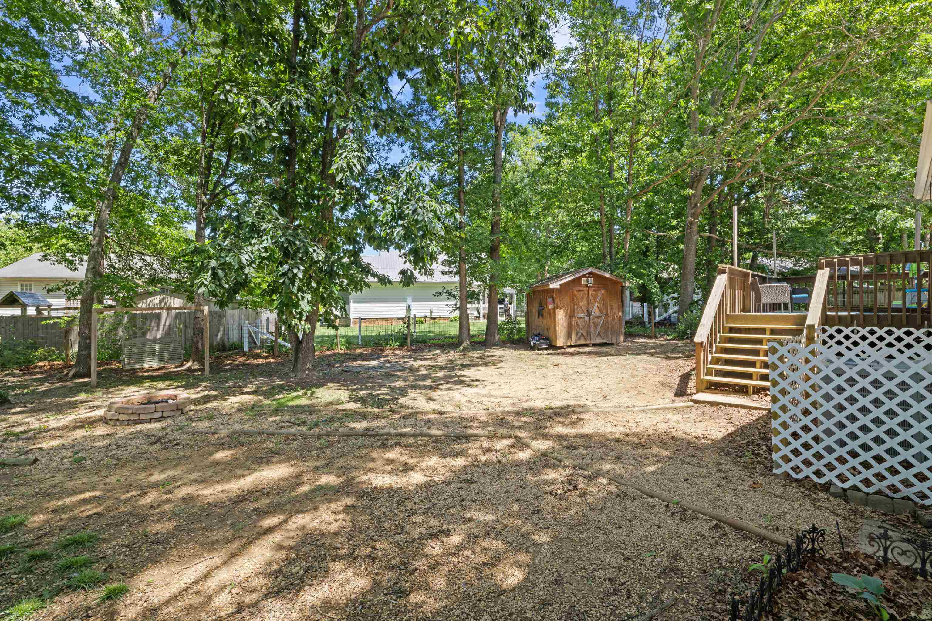 16 KINGSTON CT