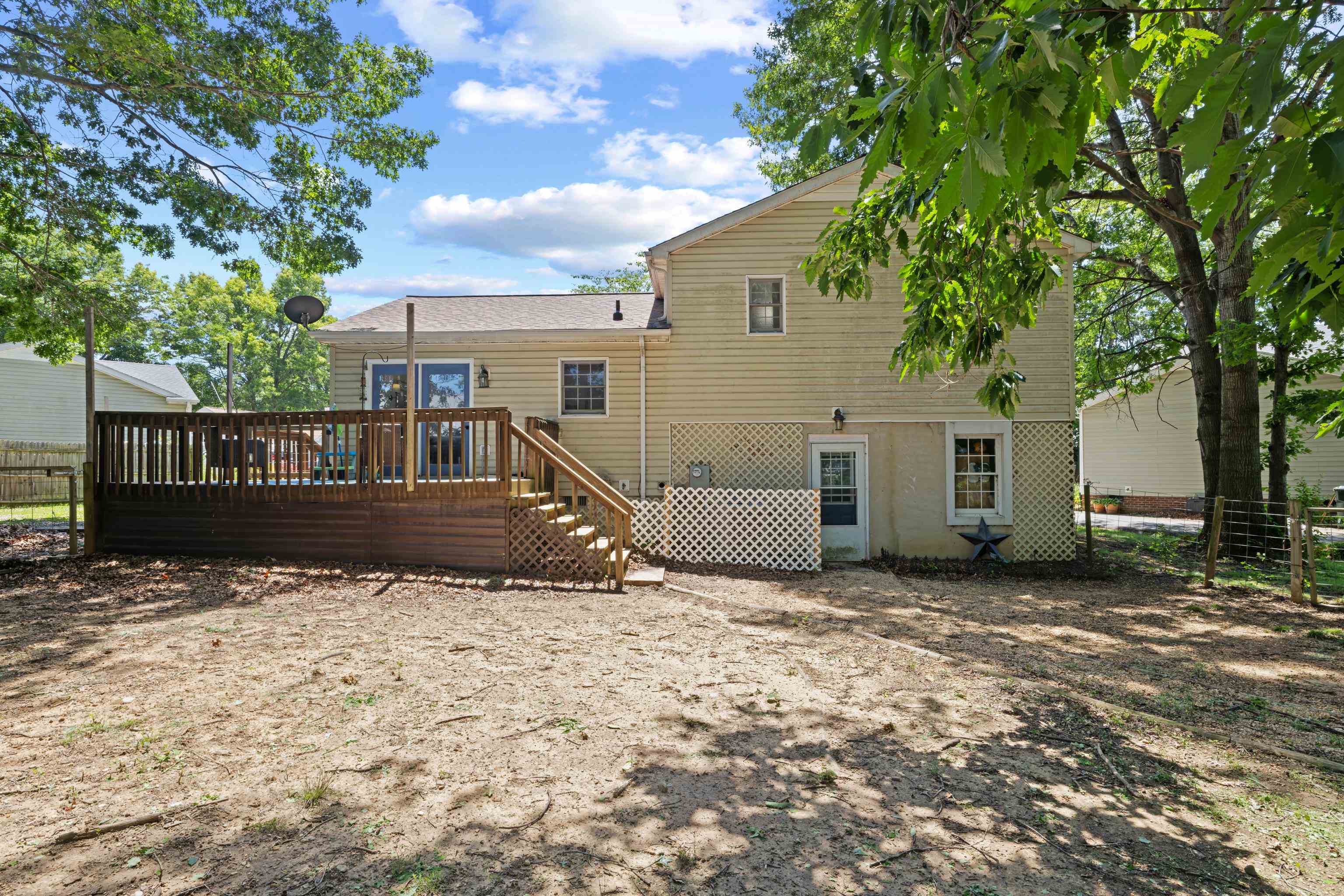 16 KINGSTON CT