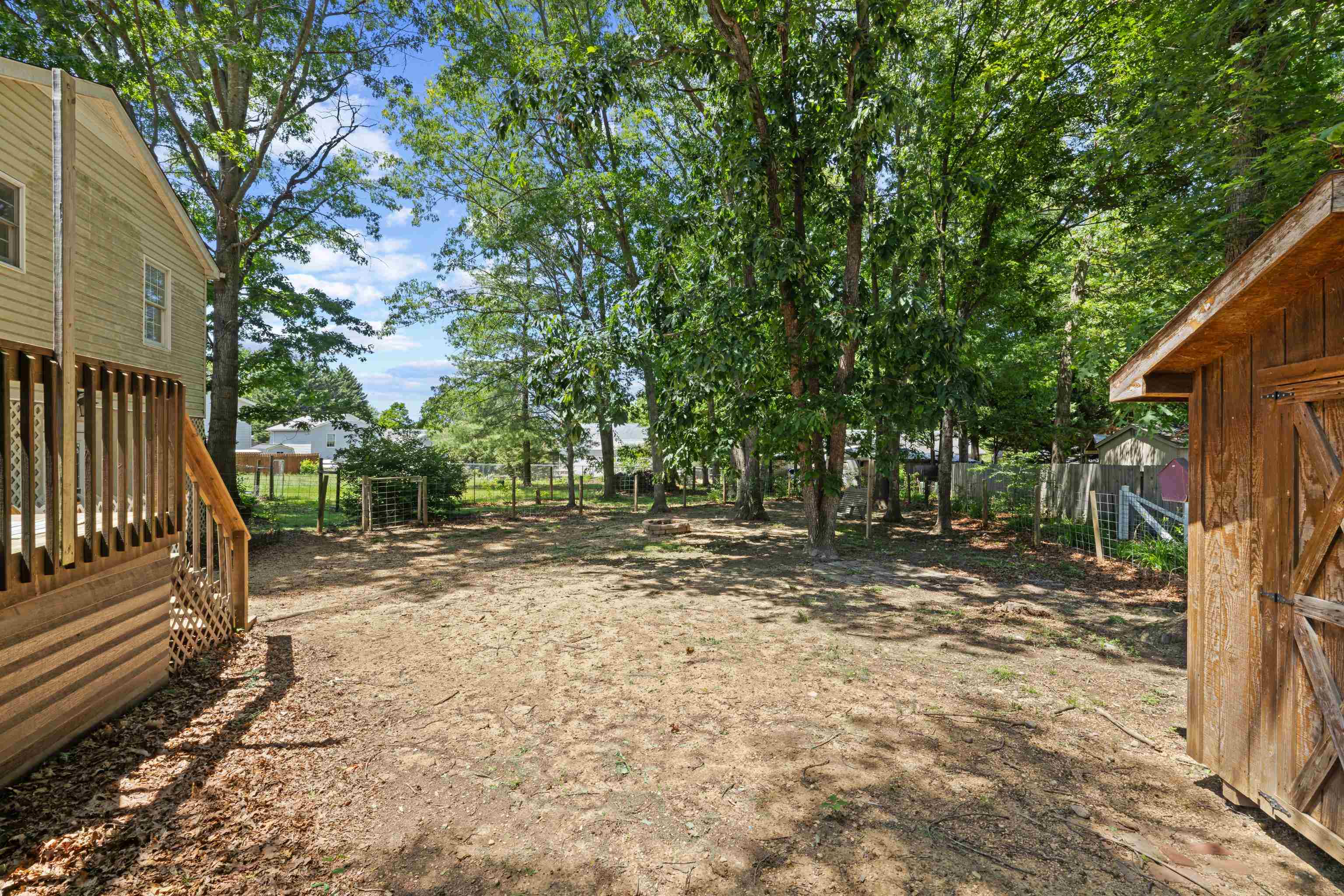 16 KINGSTON CT