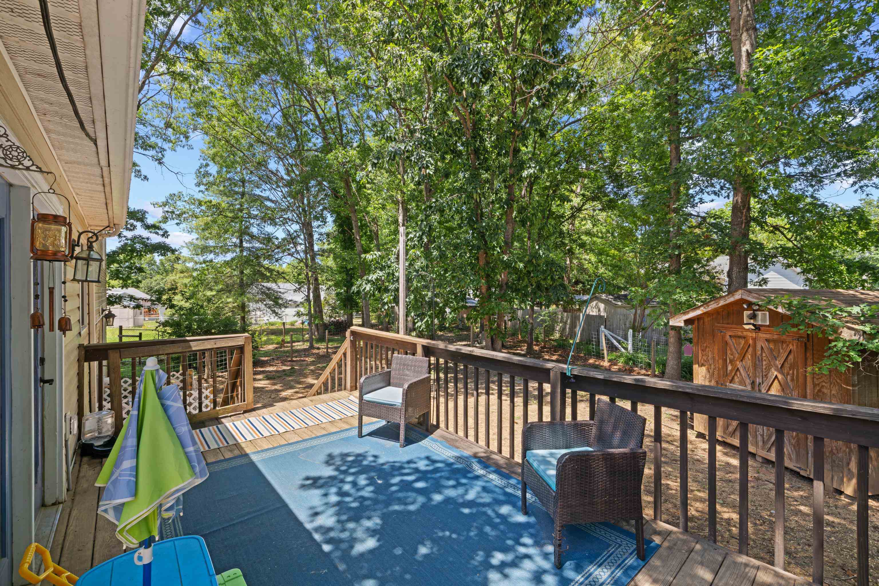16 KINGSTON CT