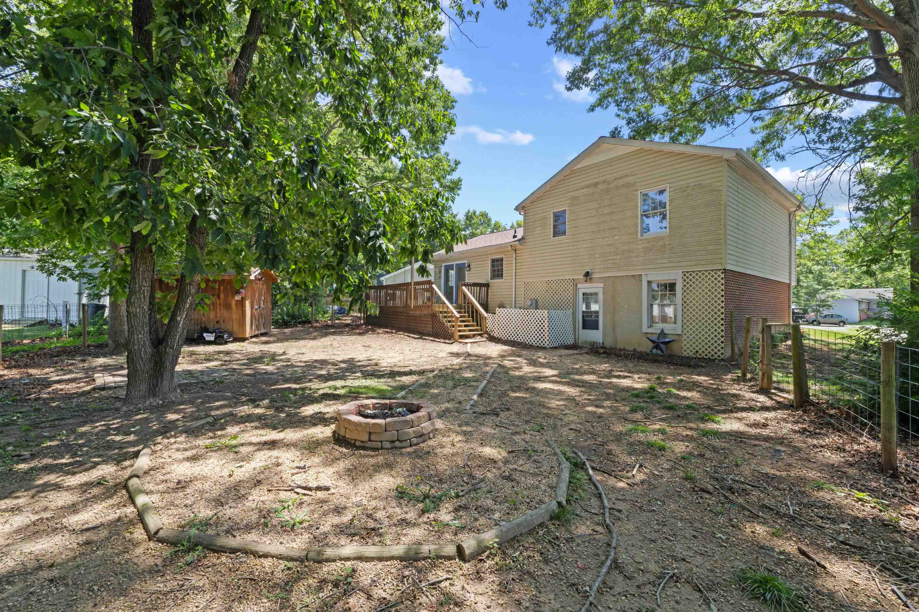 16 KINGSTON CT