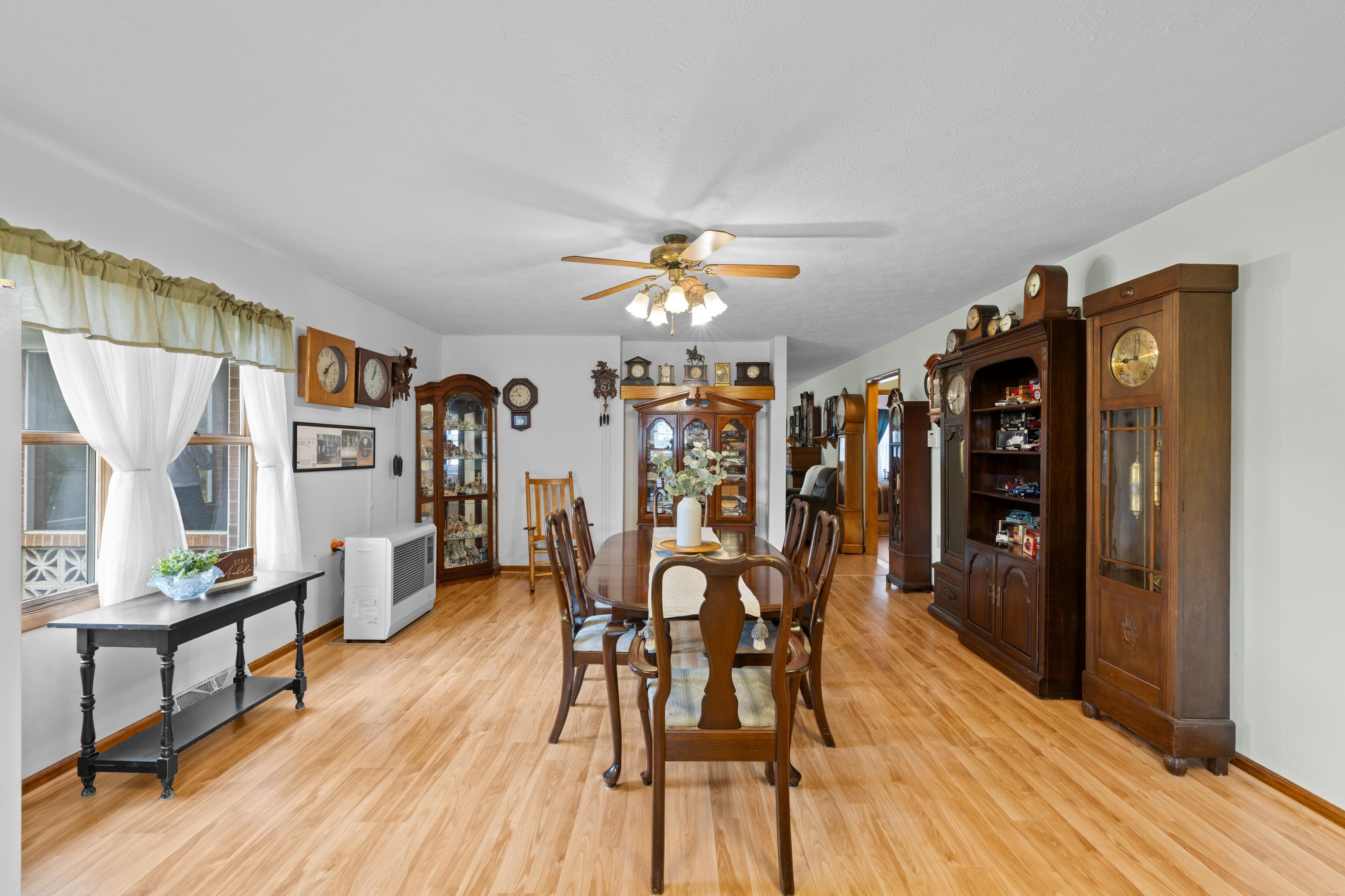 902 AUGUSTA FARMS RD