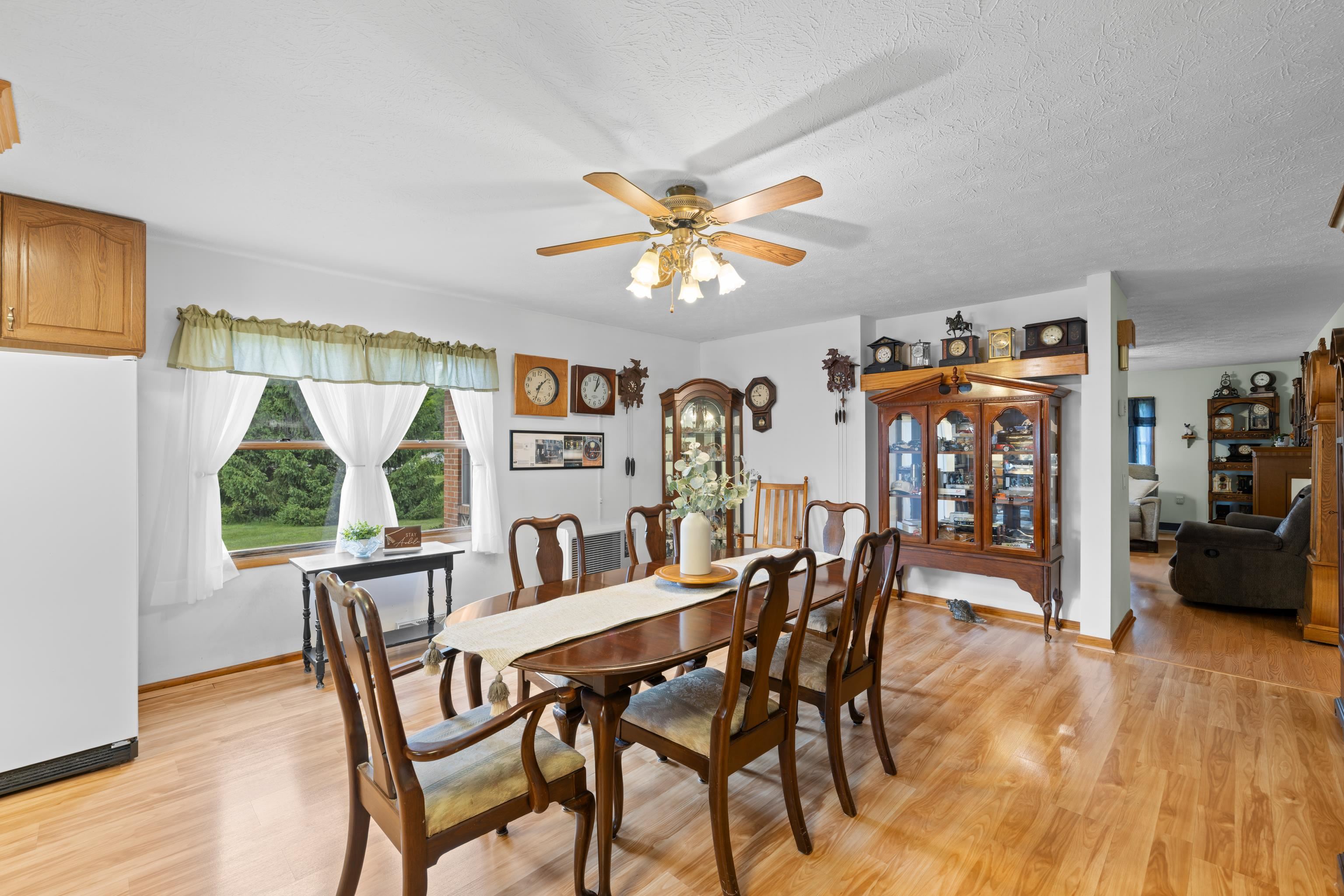 902 AUGUSTA FARMS RD