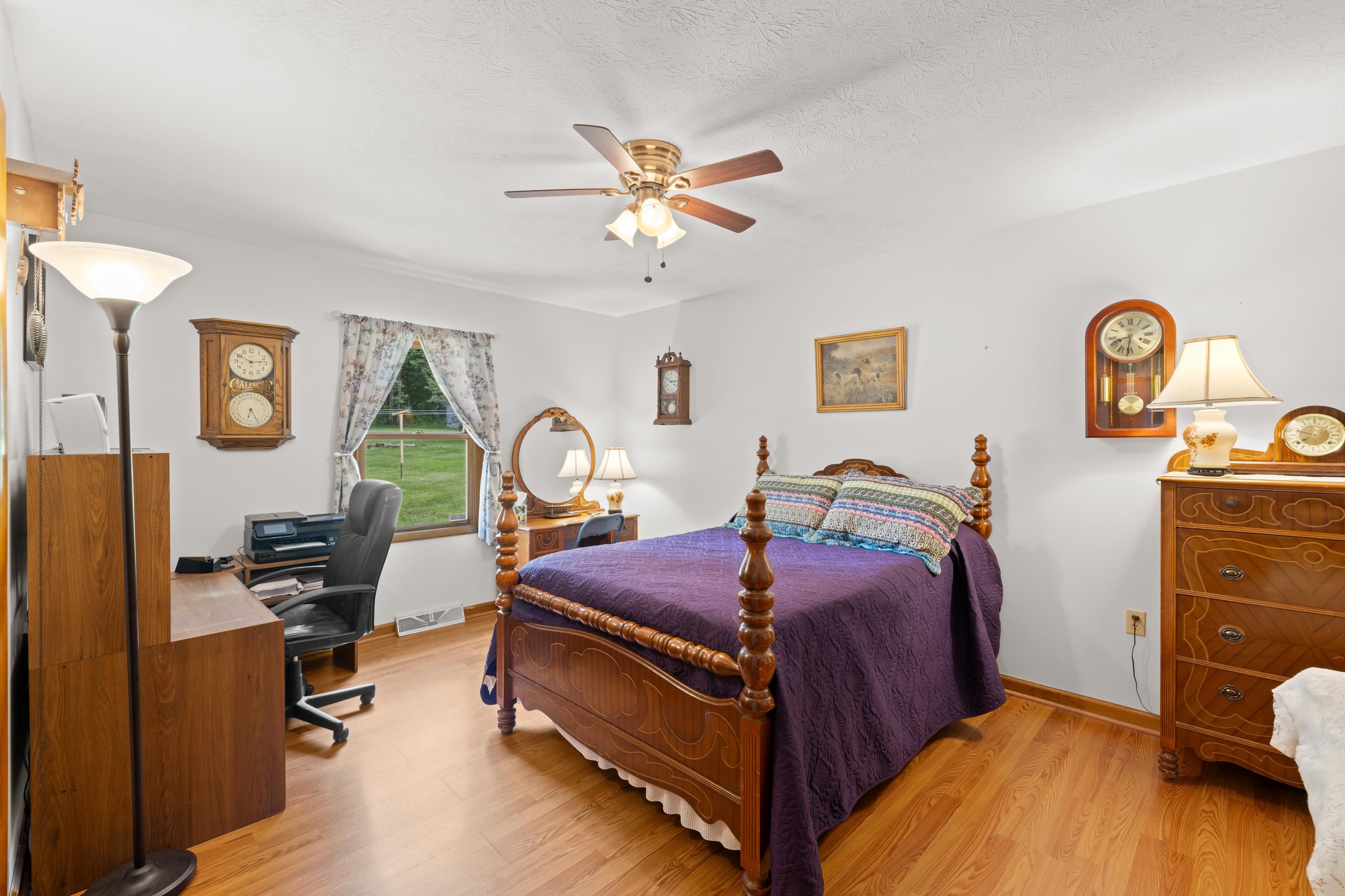 902 AUGUSTA FARMS RD