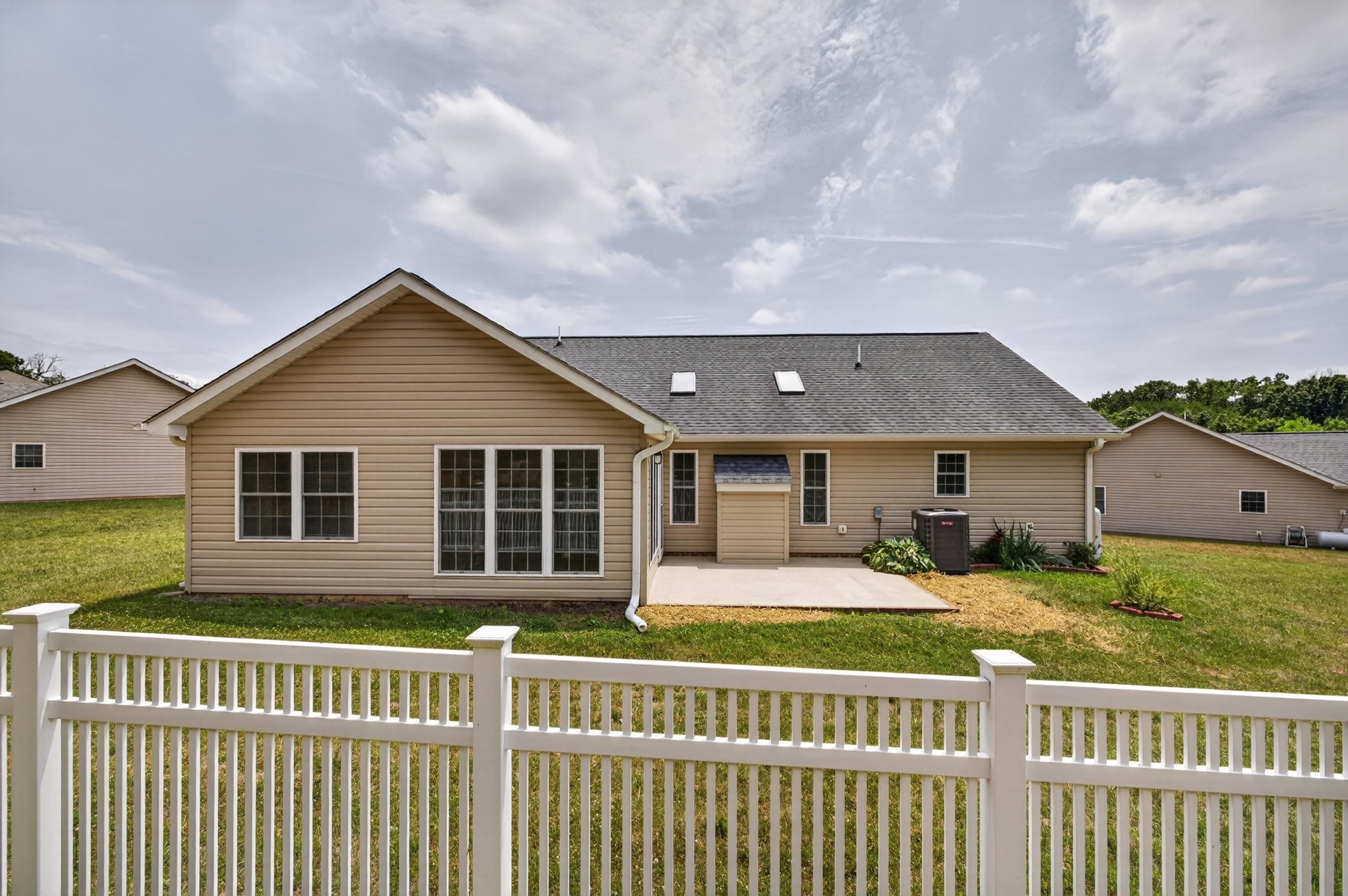 26 OAK VIEW DR