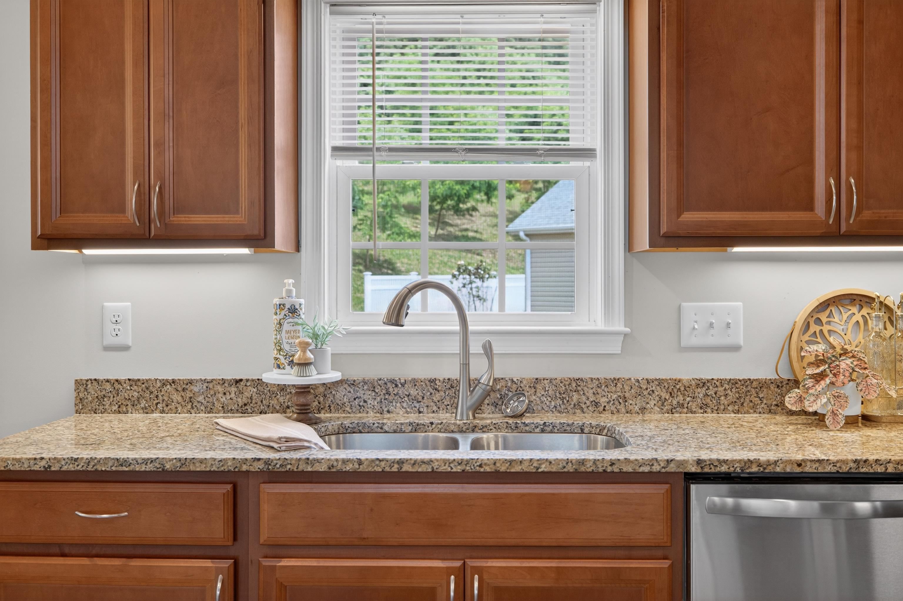 26 OAK VIEW DR