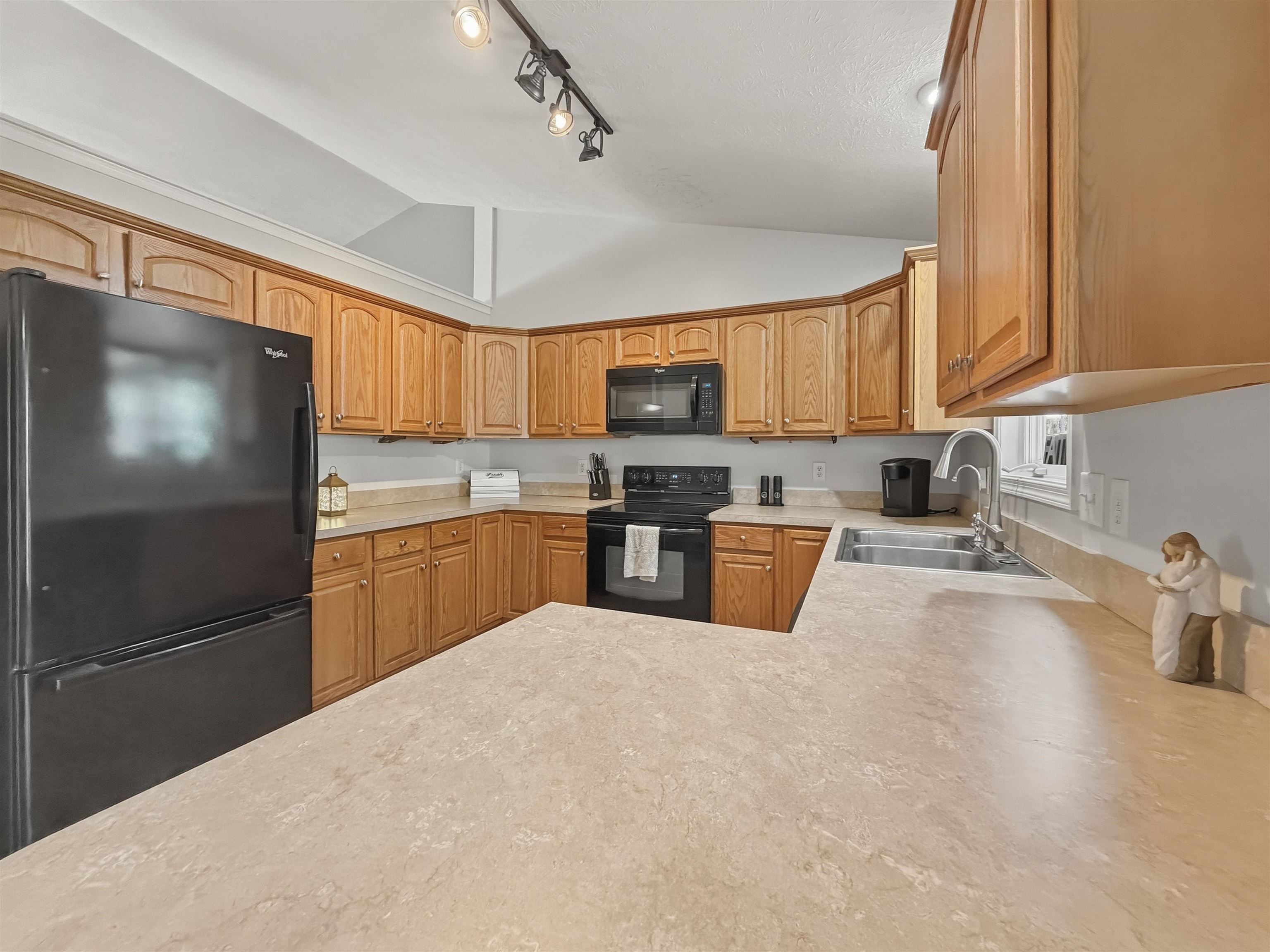 148 WOODSIDE DR