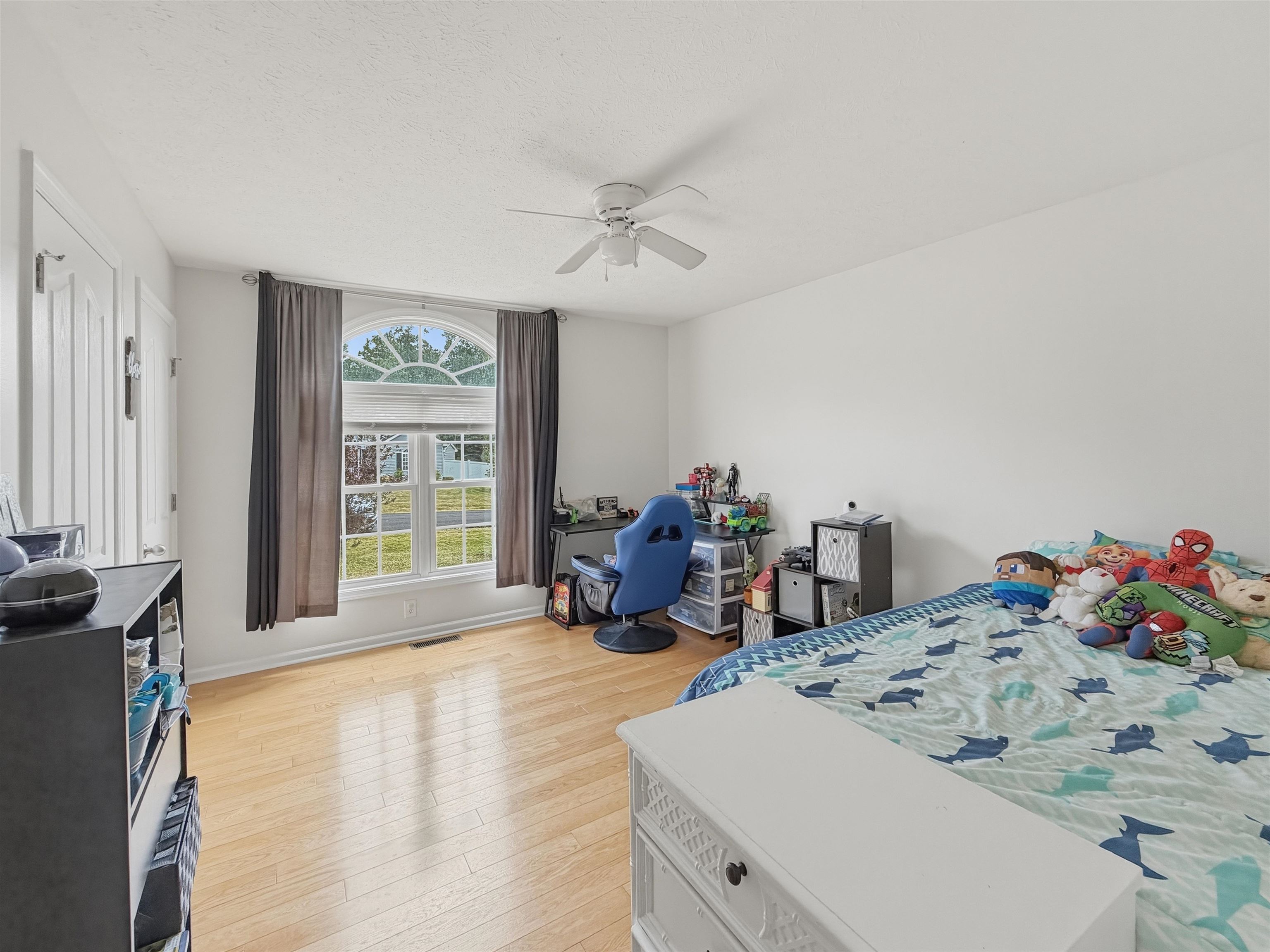 148 WOODSIDE DR