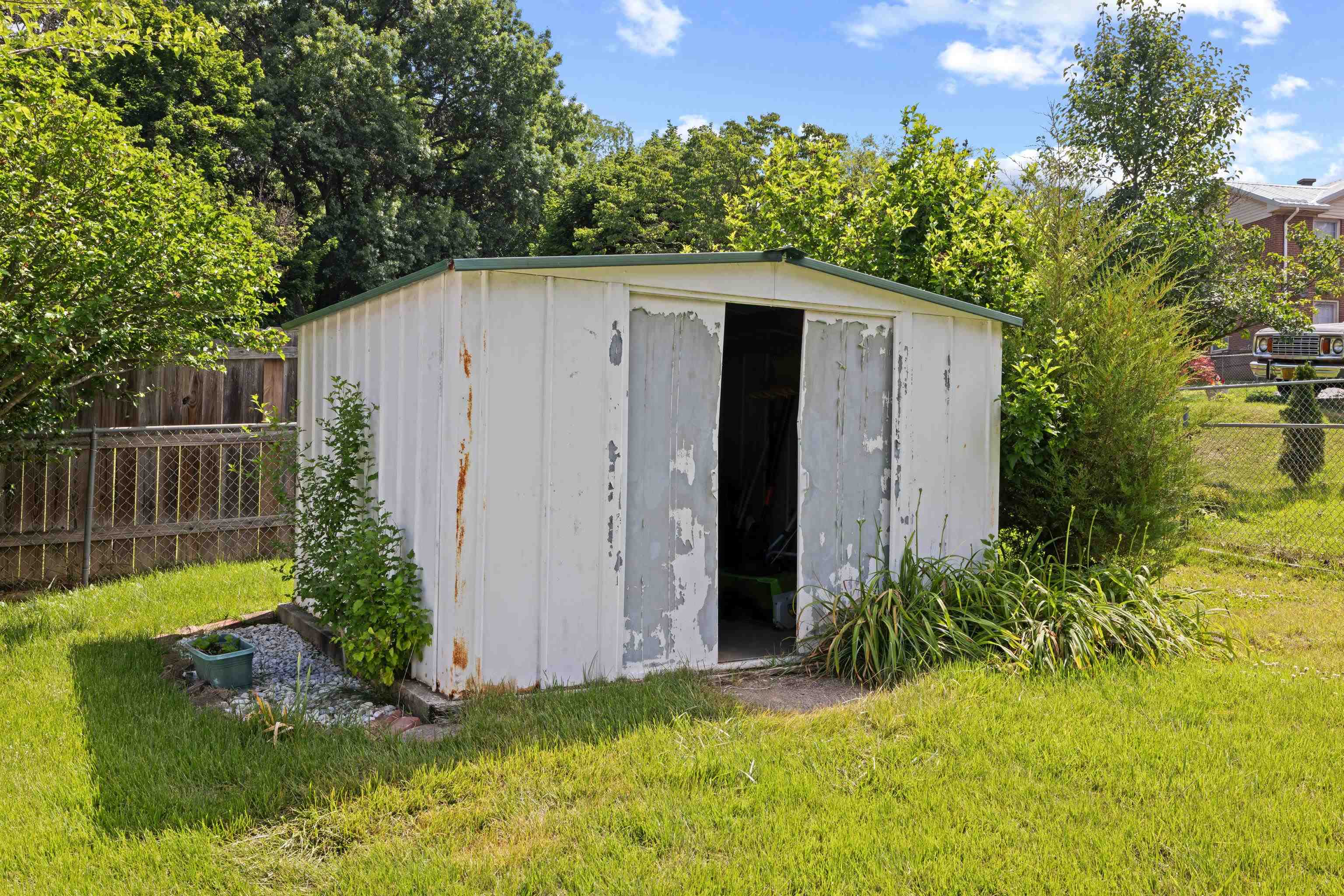 506 COLLEGE CIR