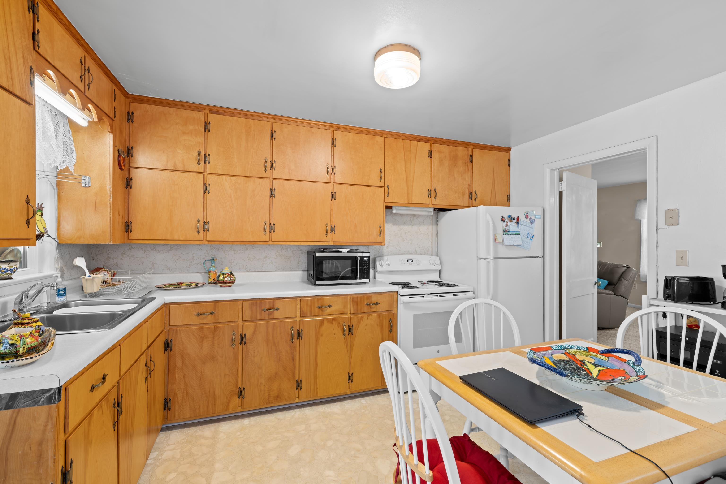506 COLLEGE CIR