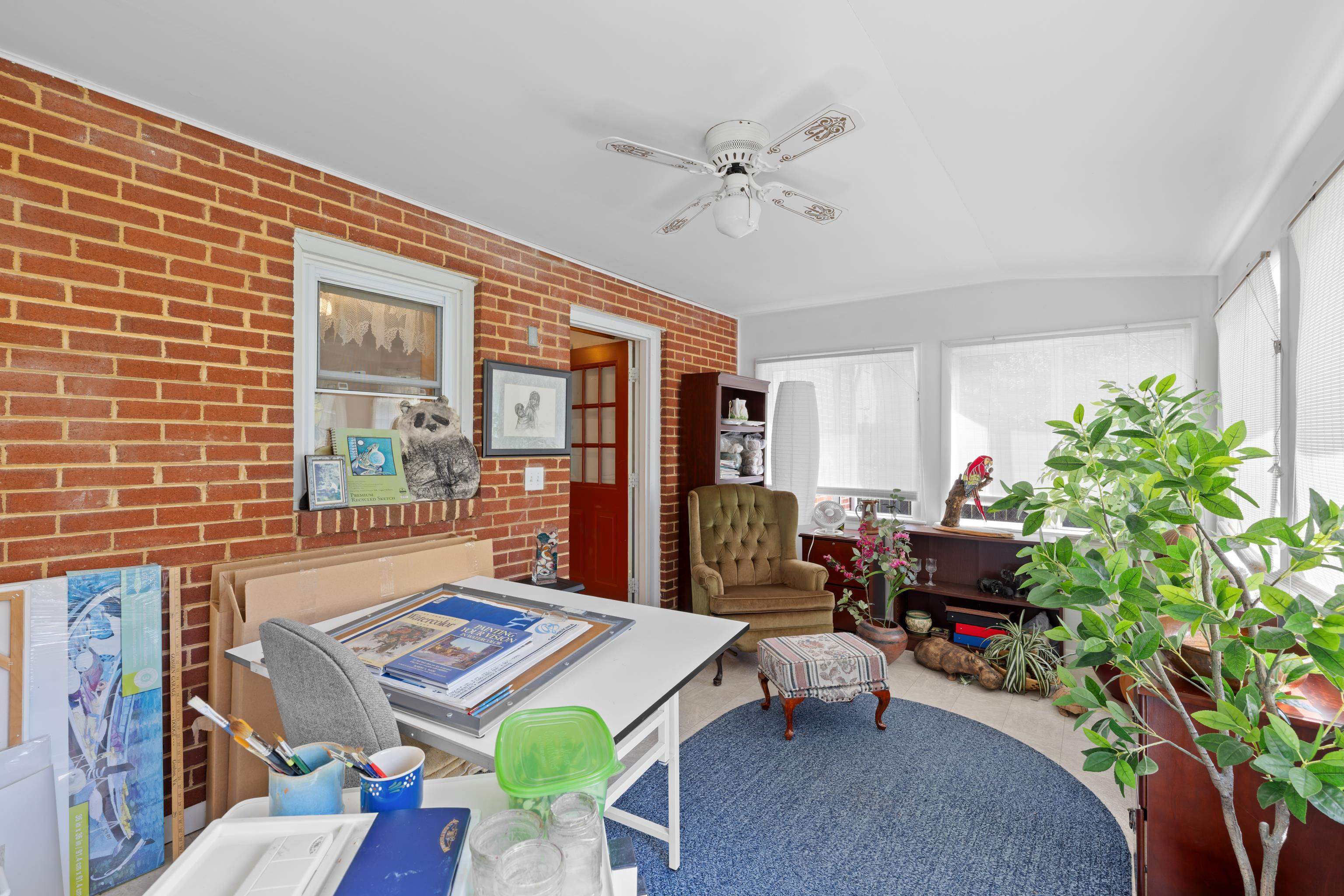 506 COLLEGE CIR