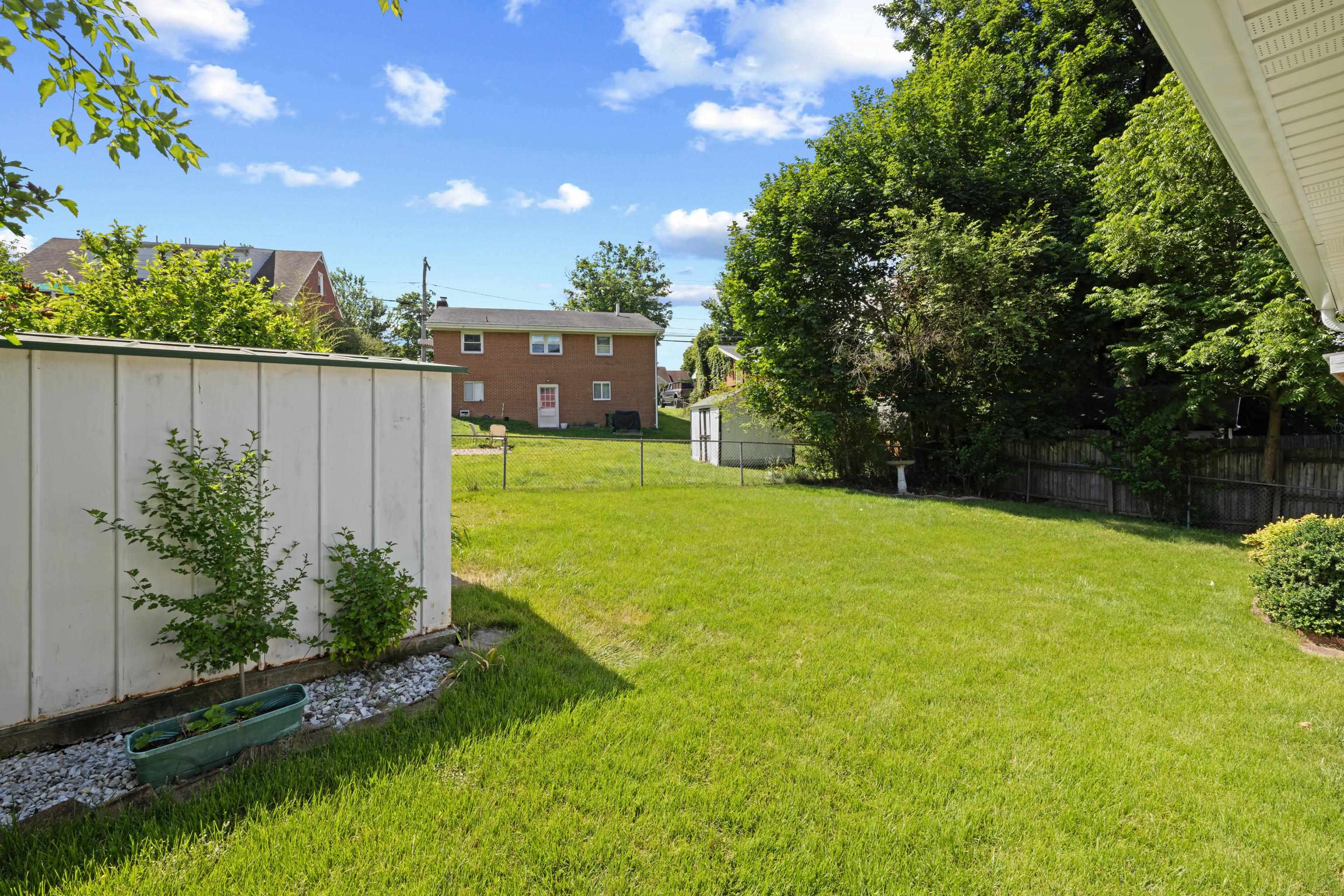 506 COLLEGE CIR