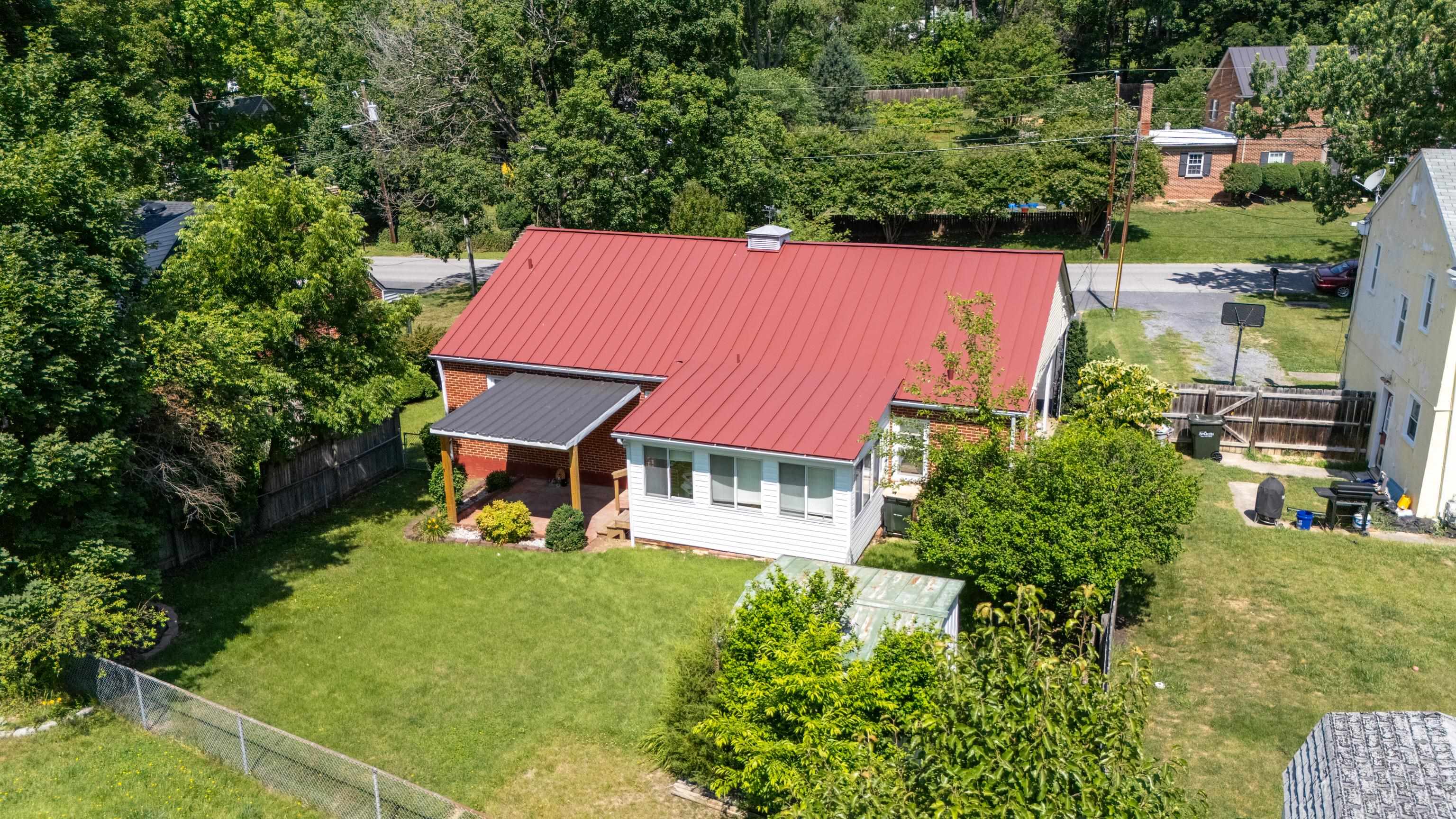 506 COLLEGE CIR