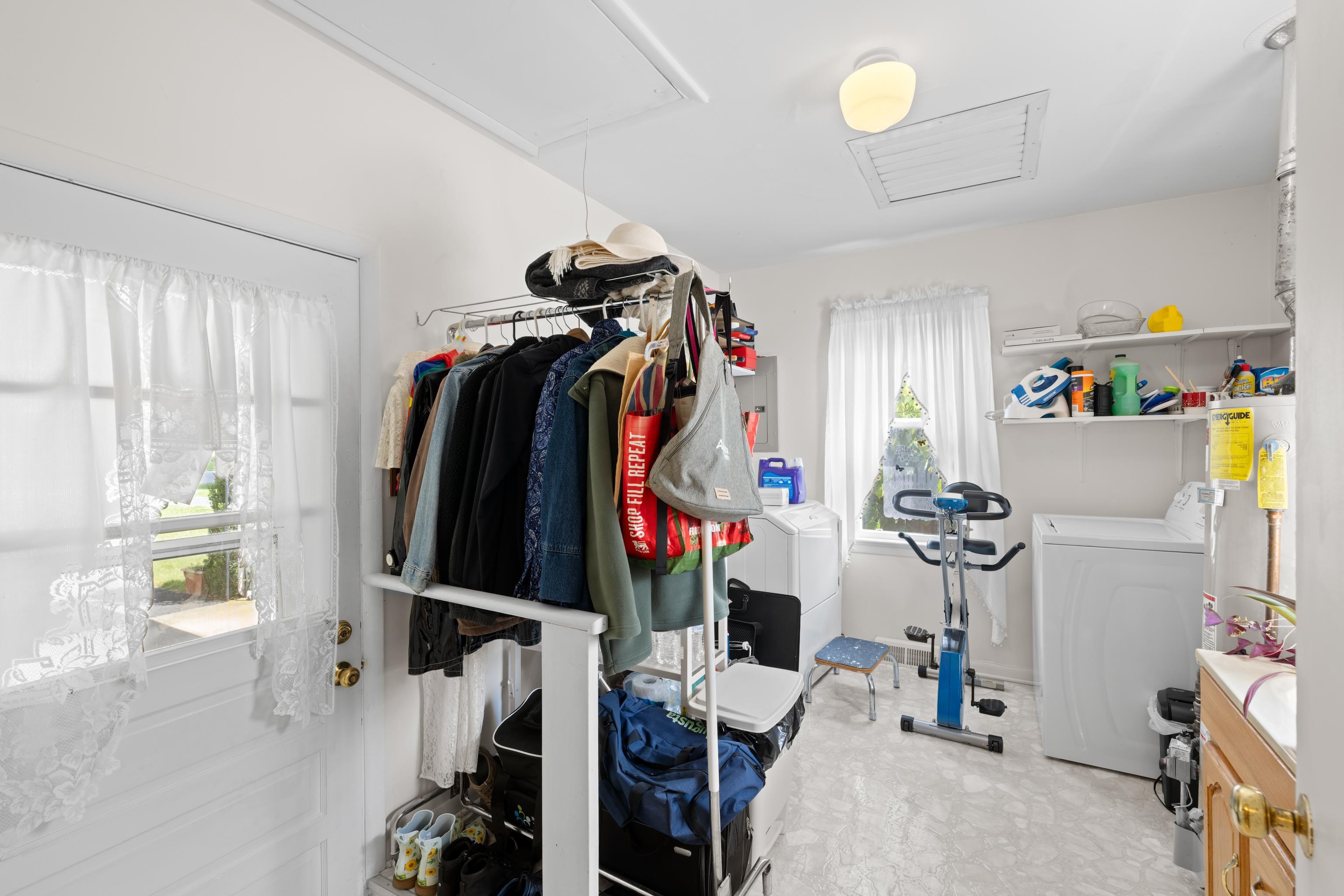 506 COLLEGE CIR