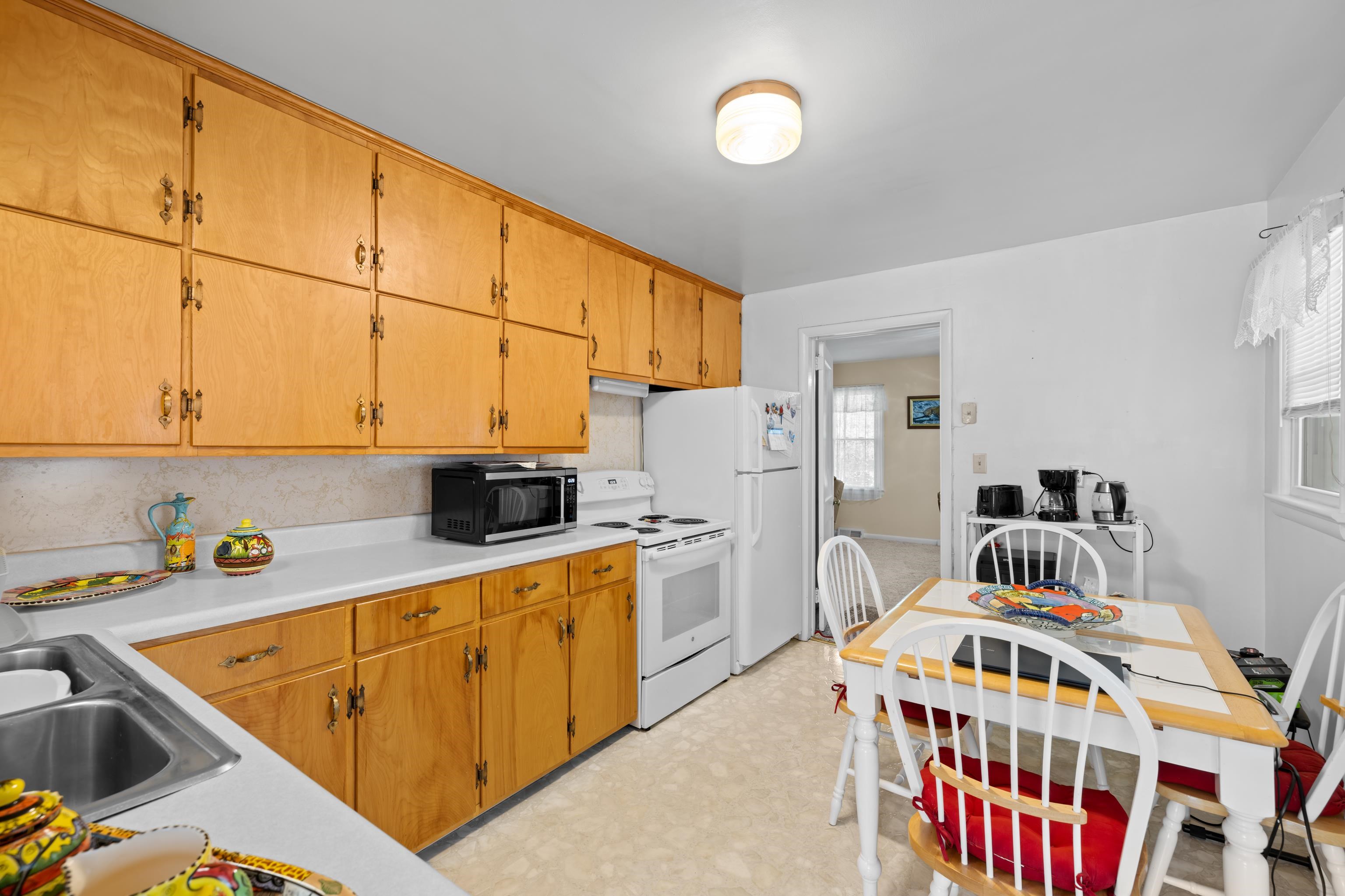 506 COLLEGE CIR