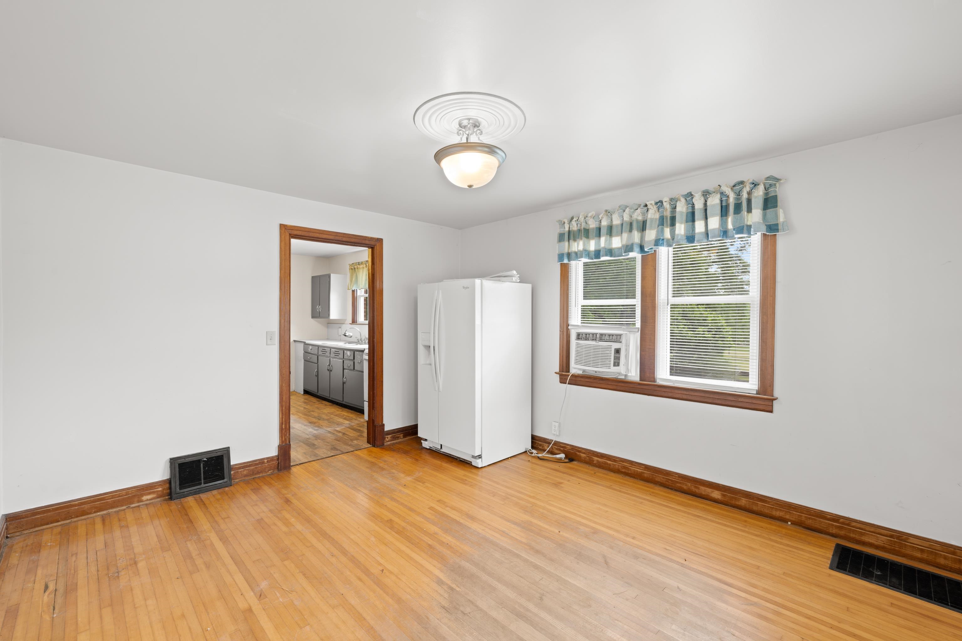 221 CHAPEL RD