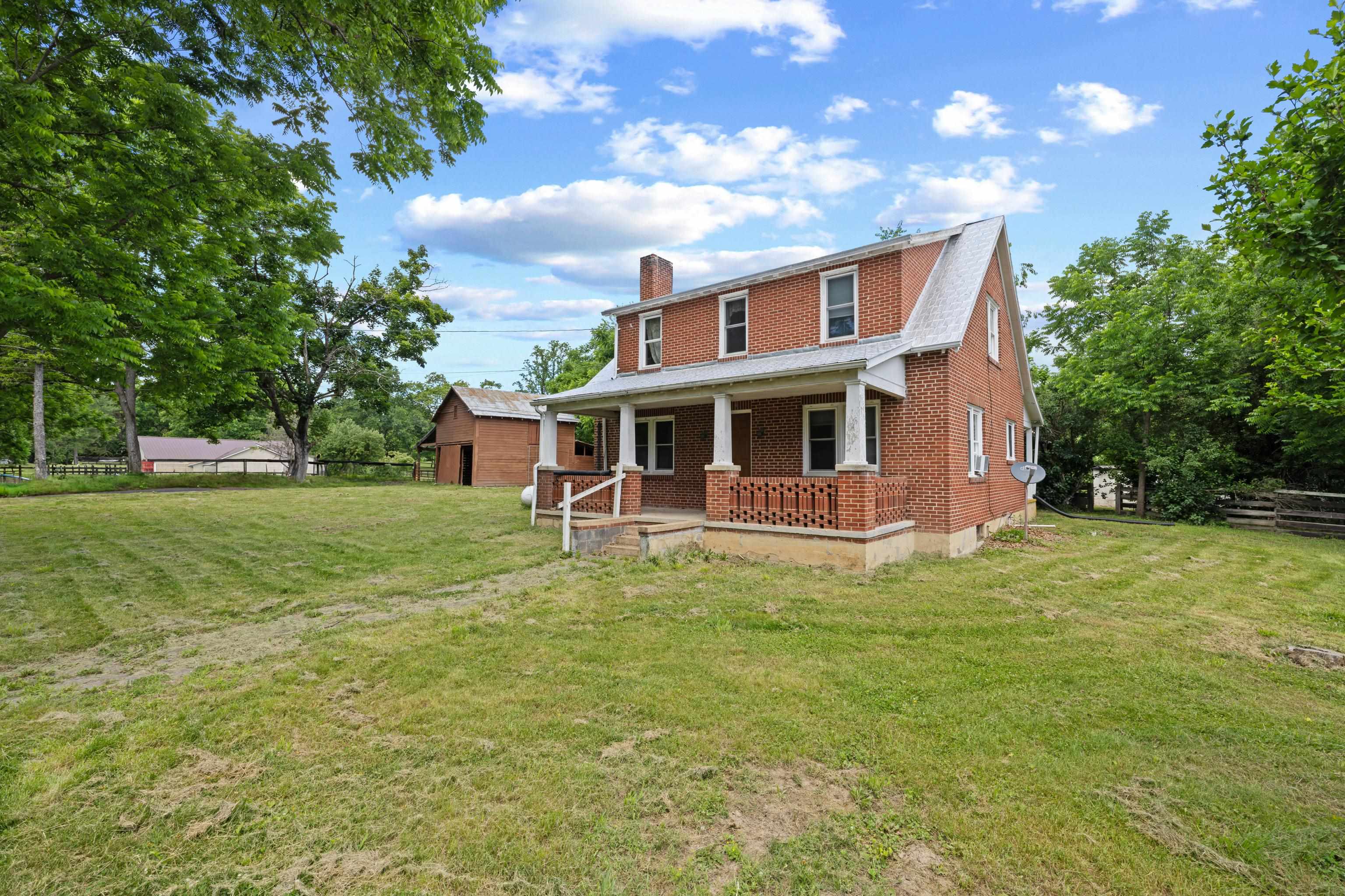 221 CHAPEL RD