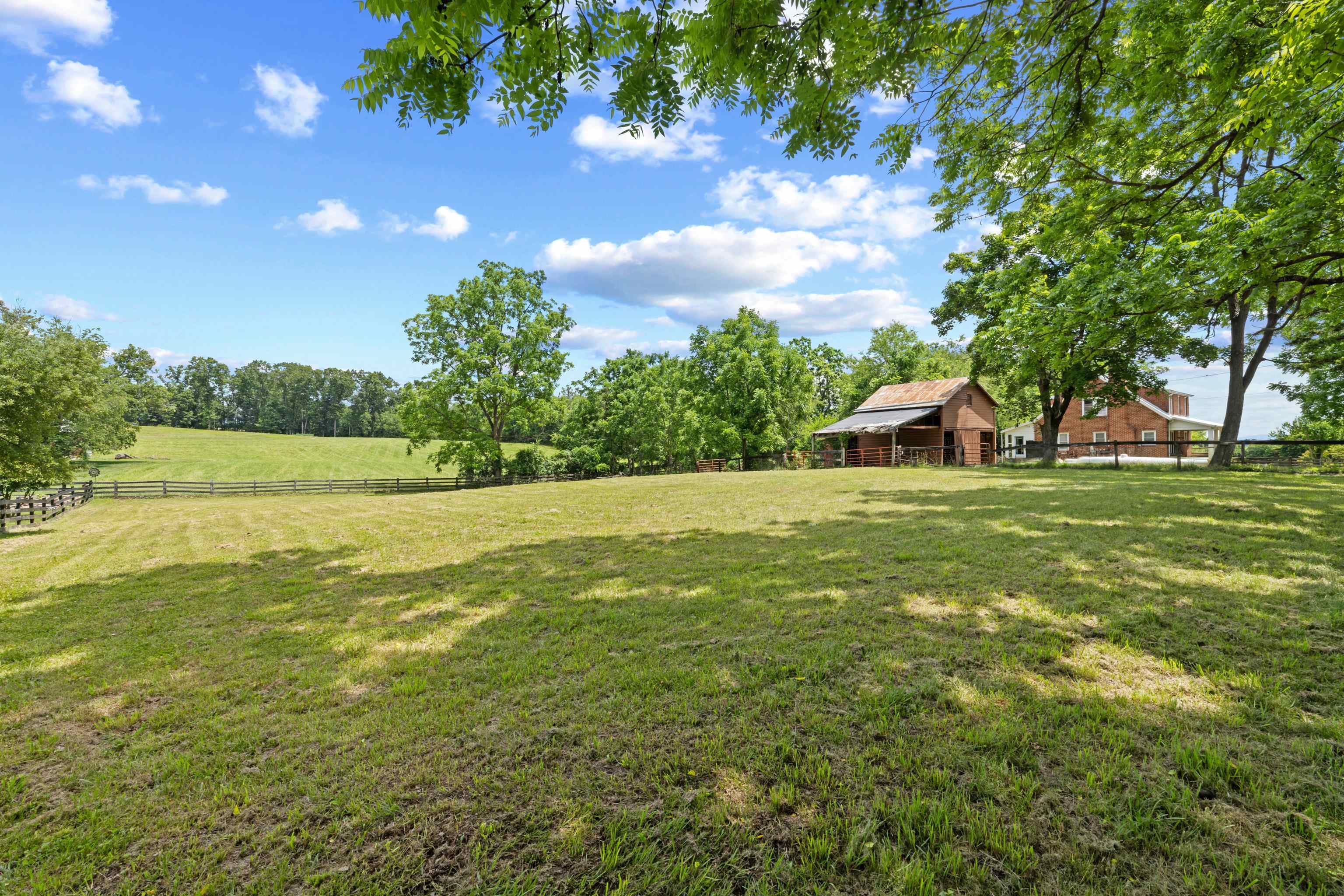 221 CHAPEL RD