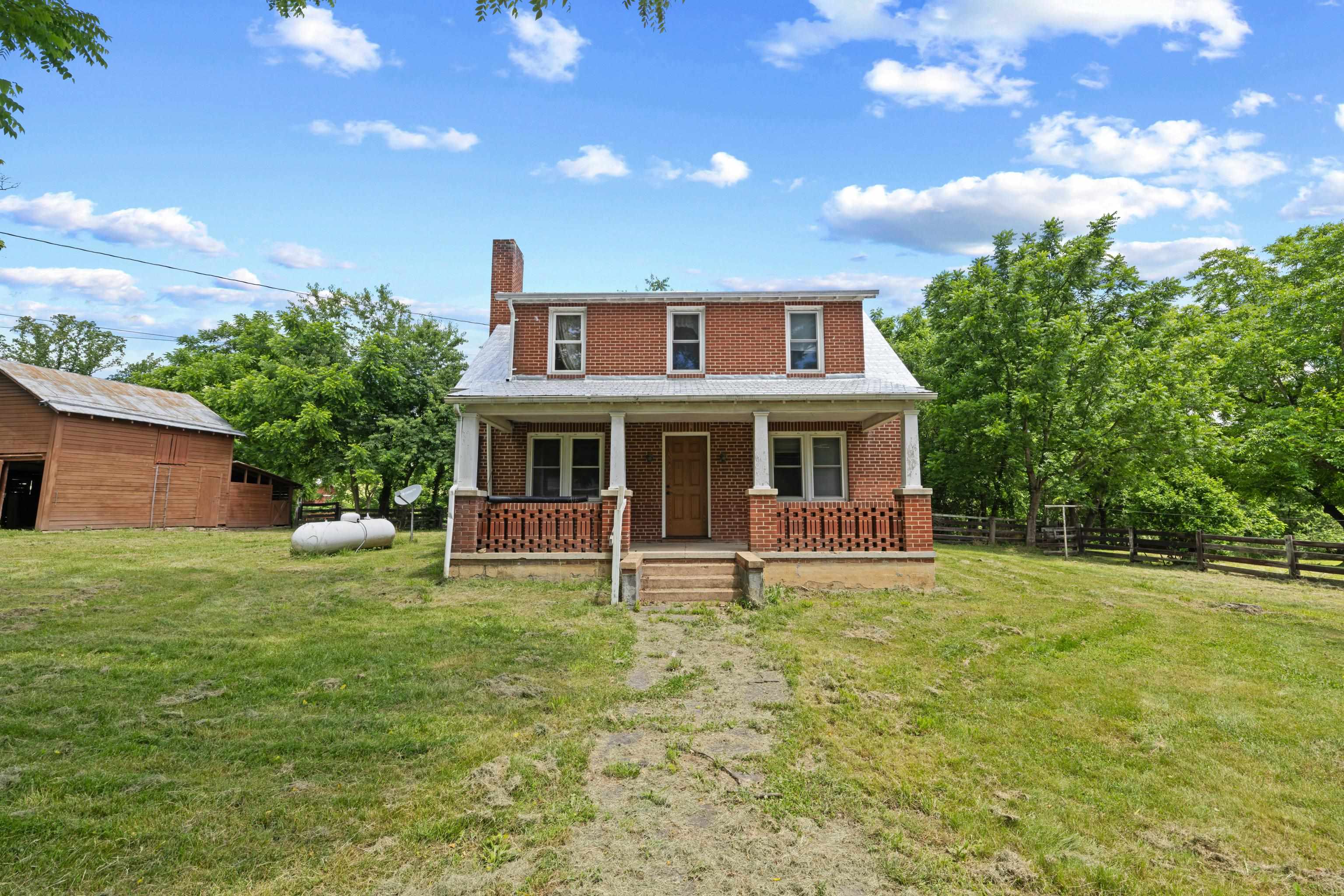 221 CHAPEL RD
