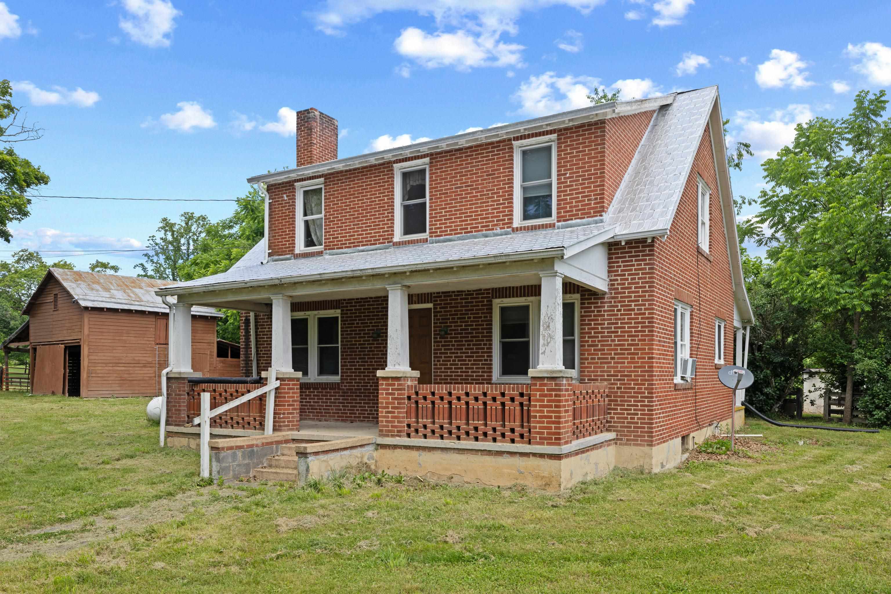 221 CHAPEL RD