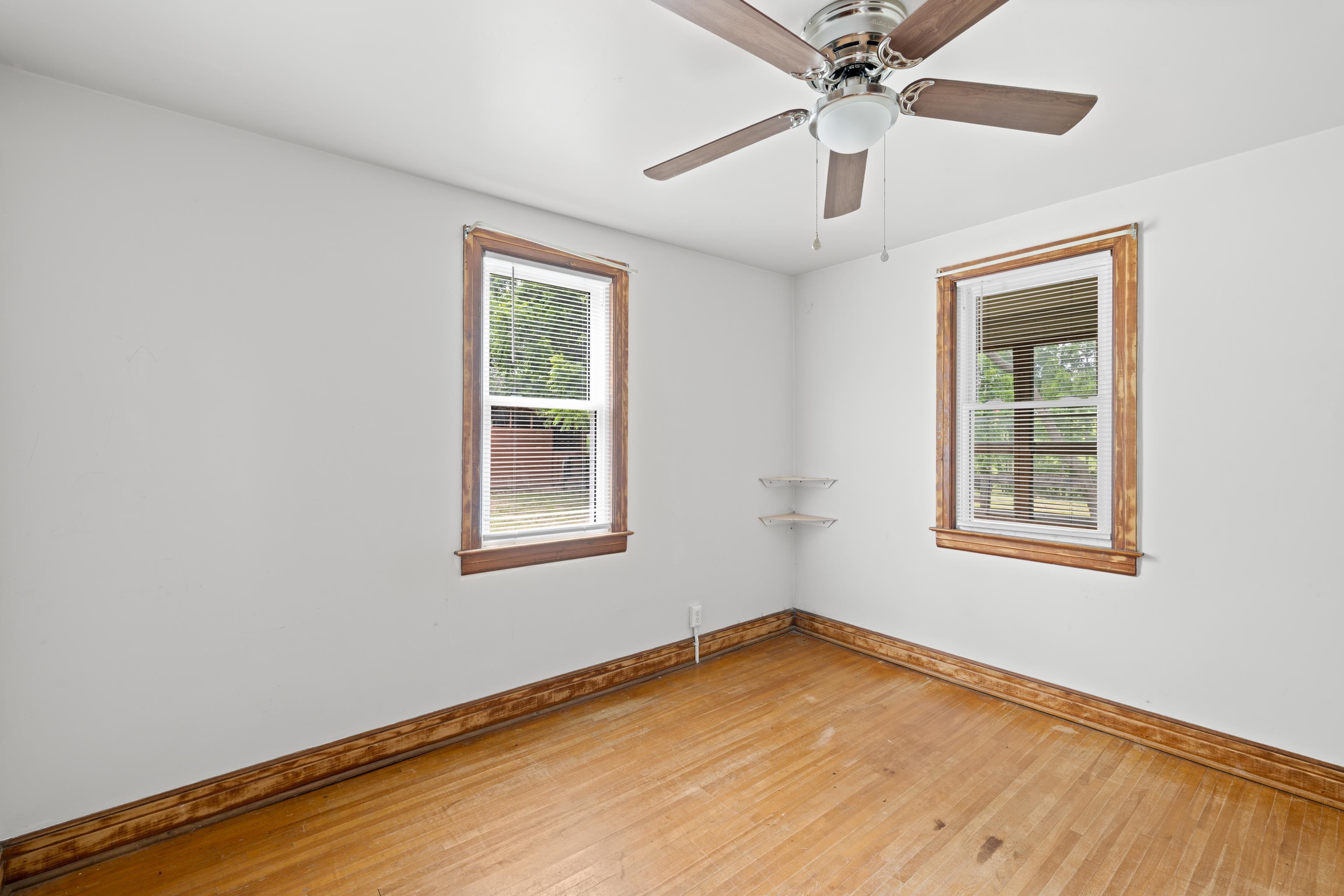 221 CHAPEL RD