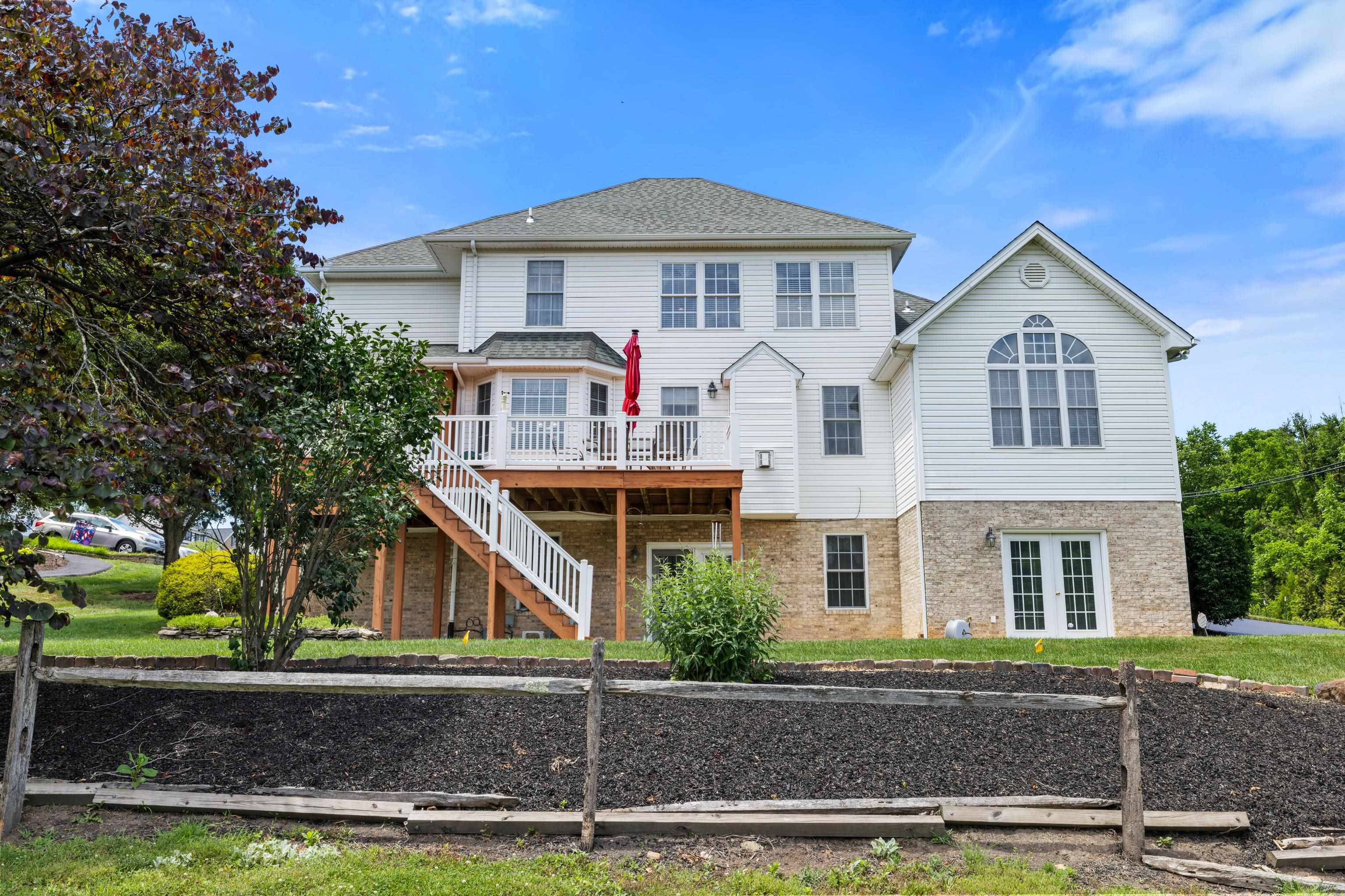 287 KENSINGTON DR