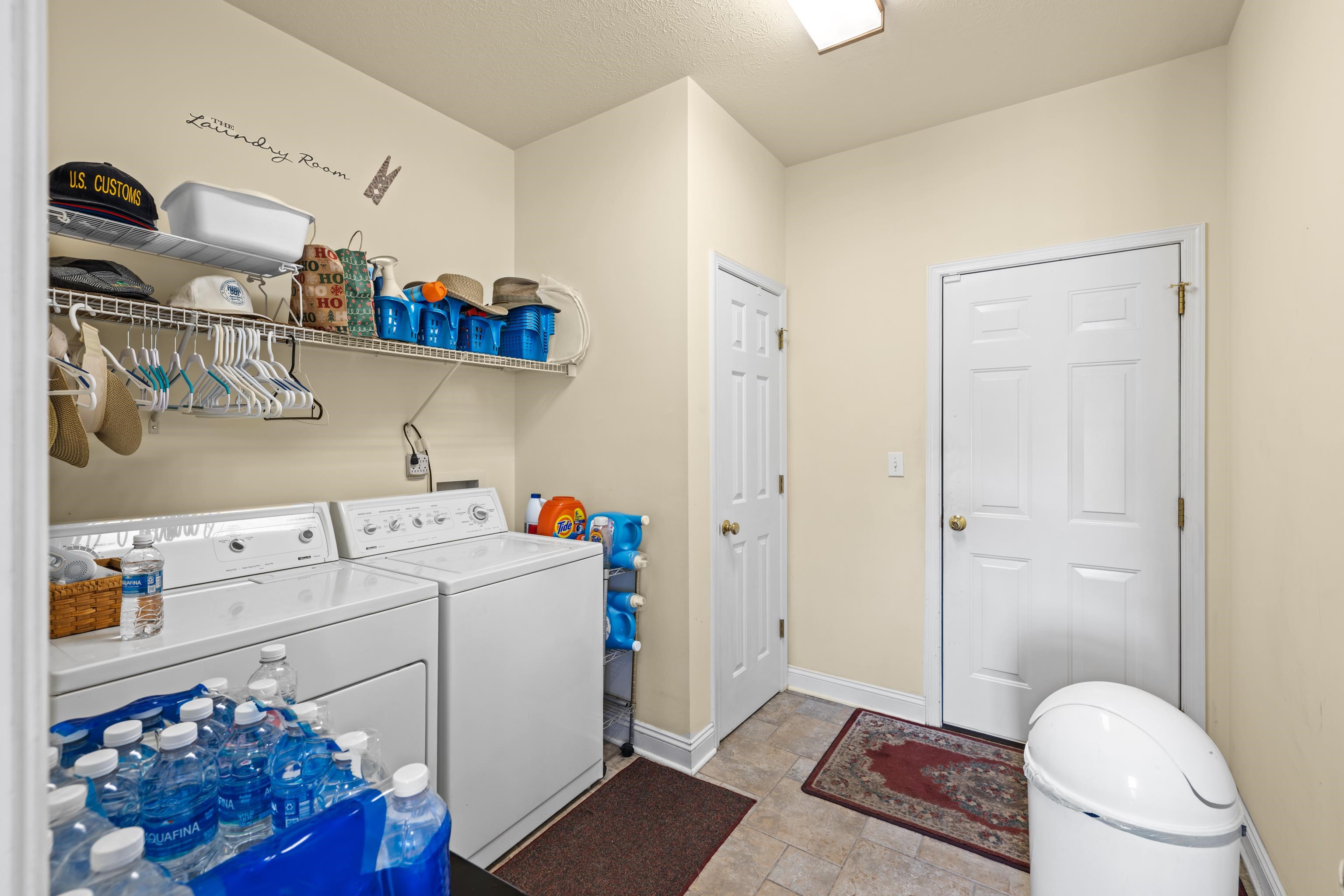 287 KENSINGTON DR