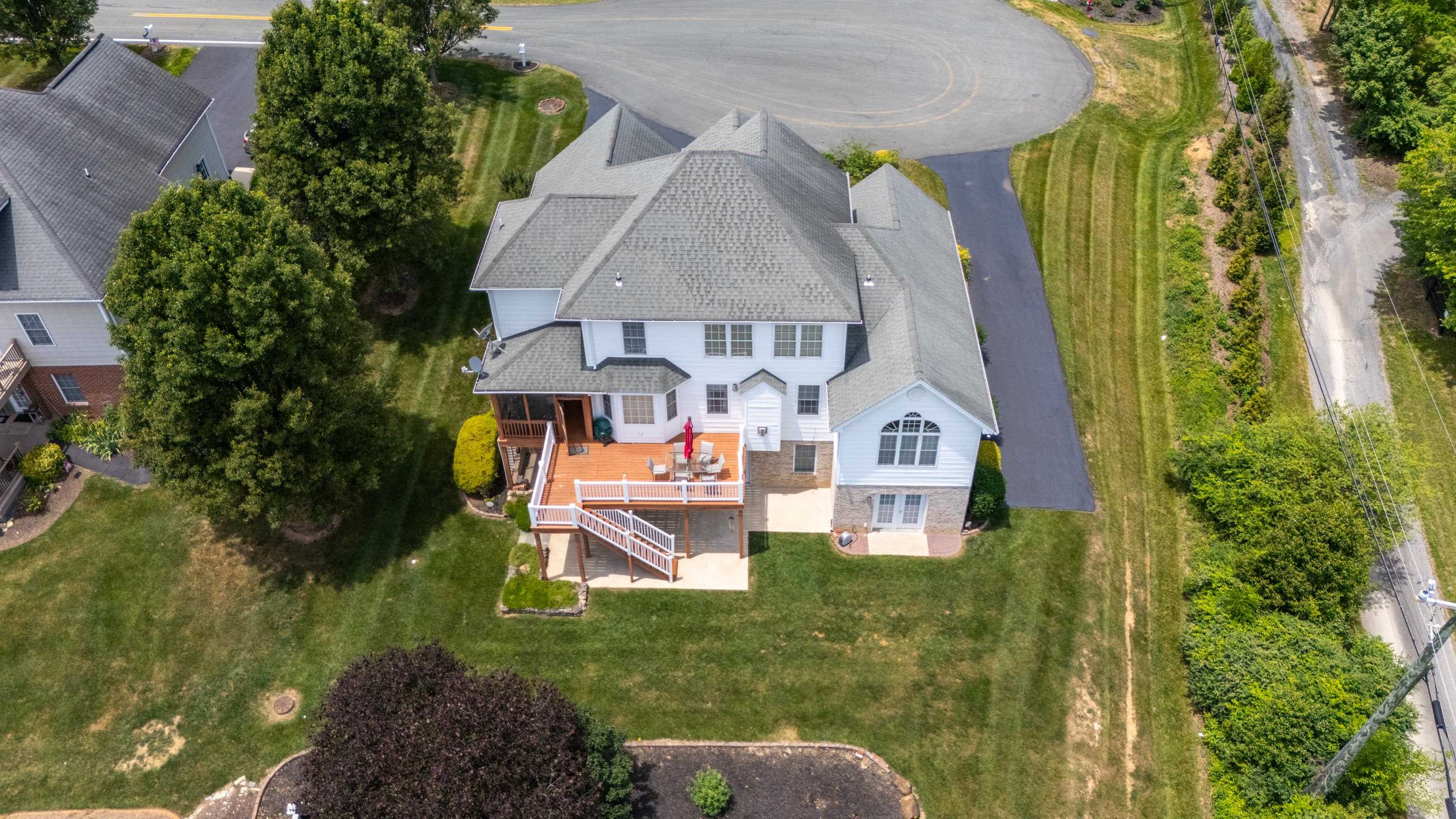 287 KENSINGTON DR