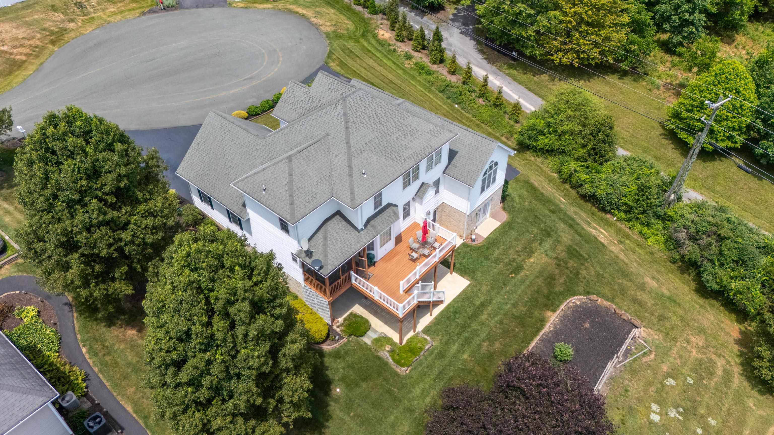 287 KENSINGTON DR