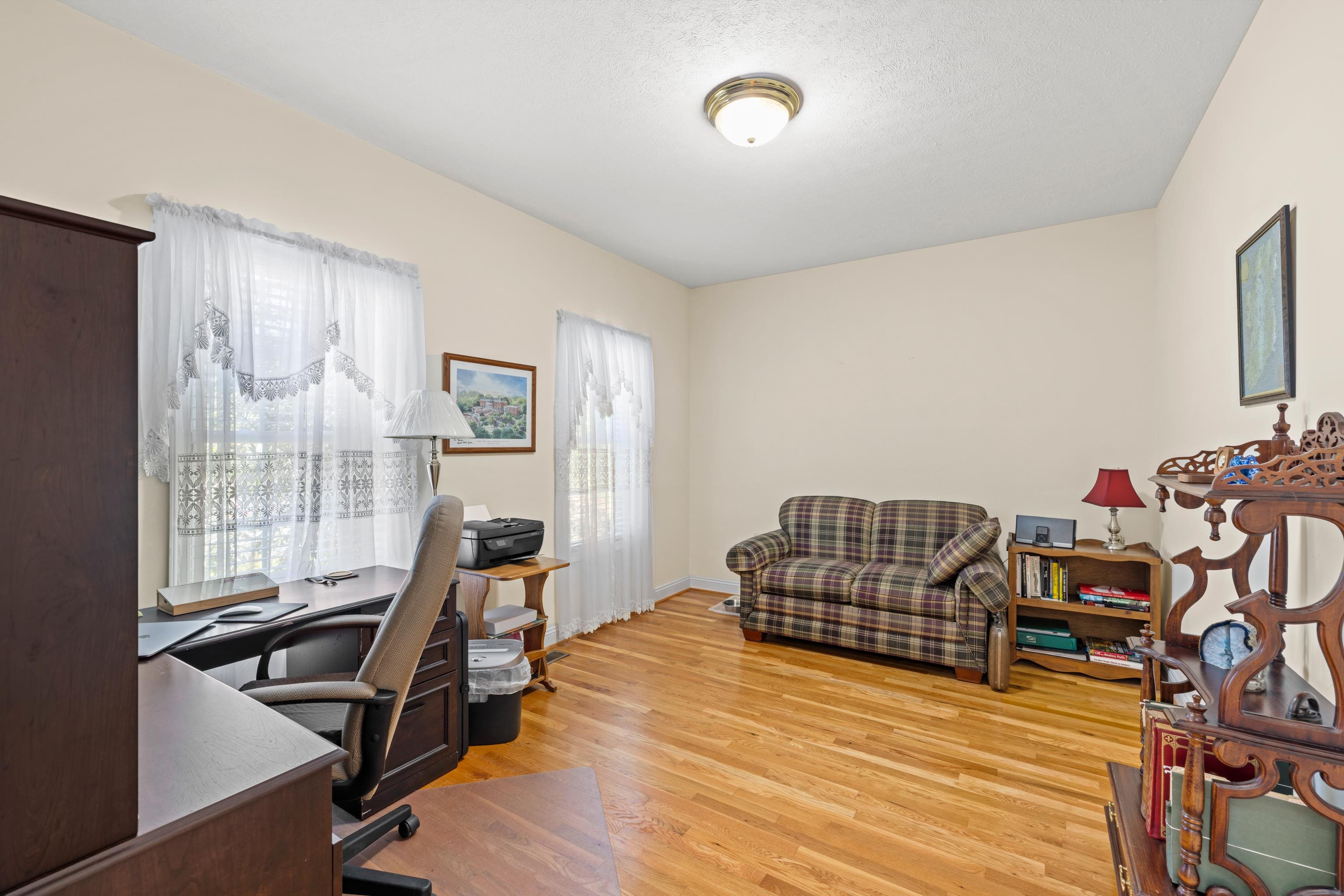 287 KENSINGTON DR