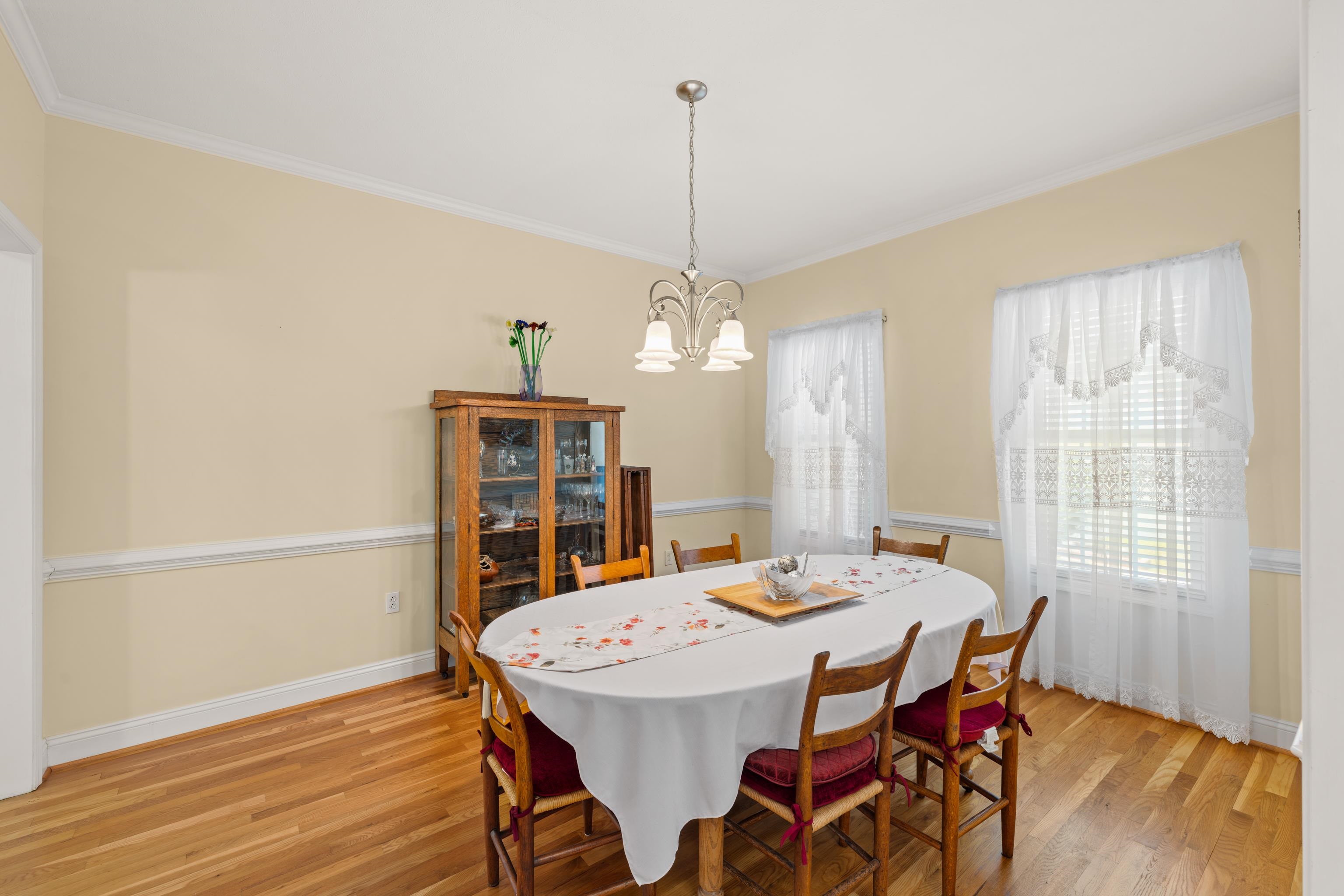 287 KENSINGTON DR