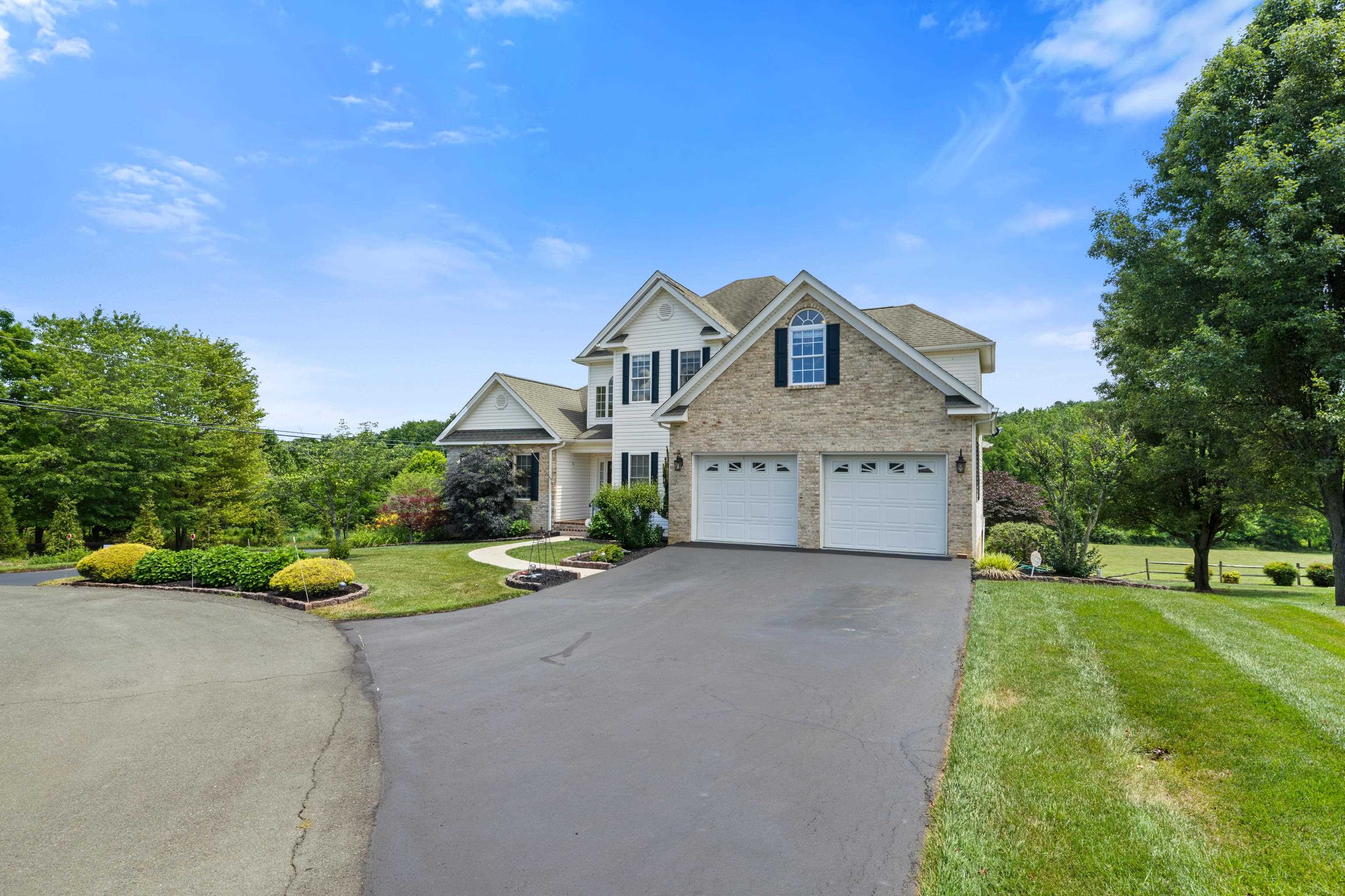 287 KENSINGTON DR