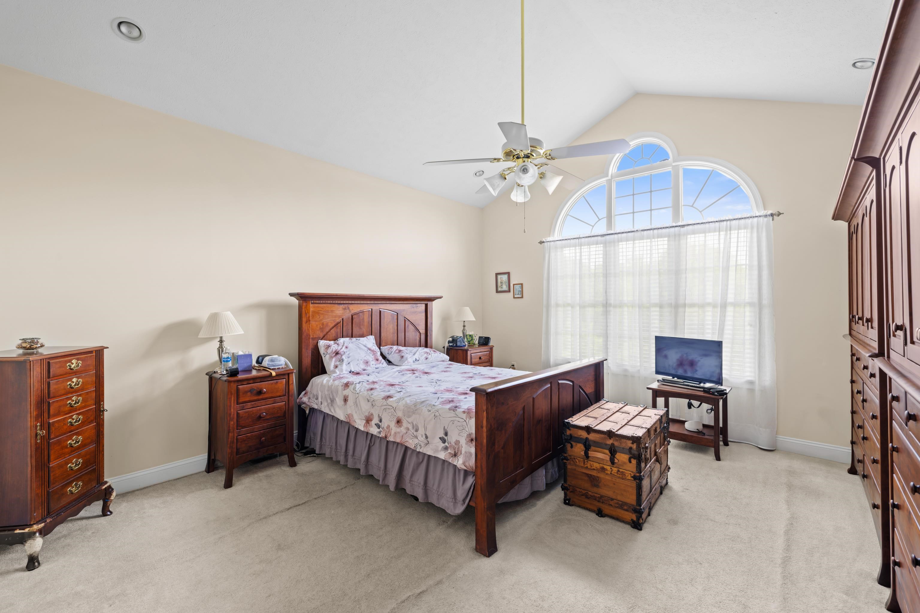 287 KENSINGTON DR
