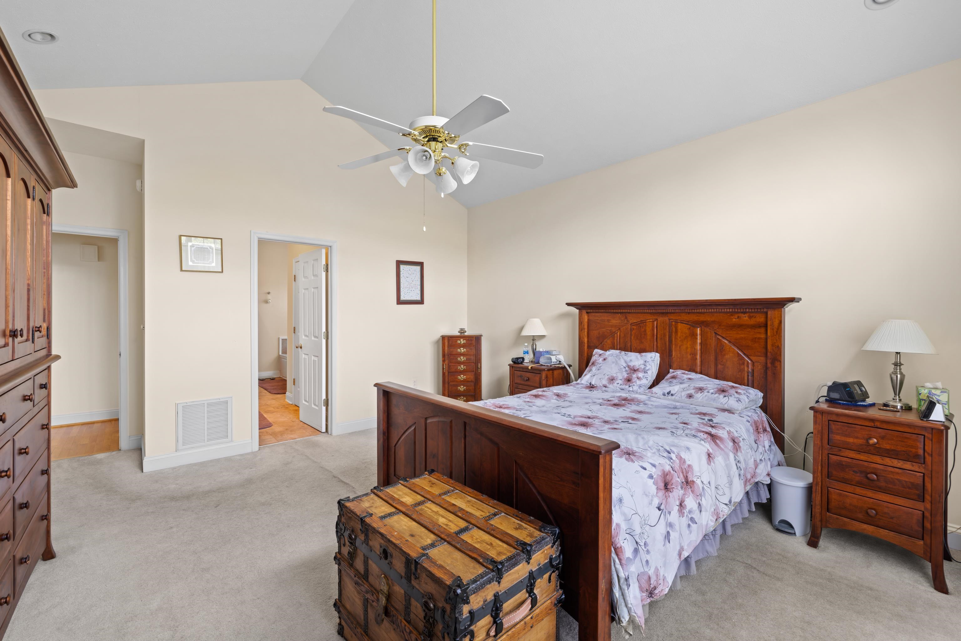 287 KENSINGTON DR