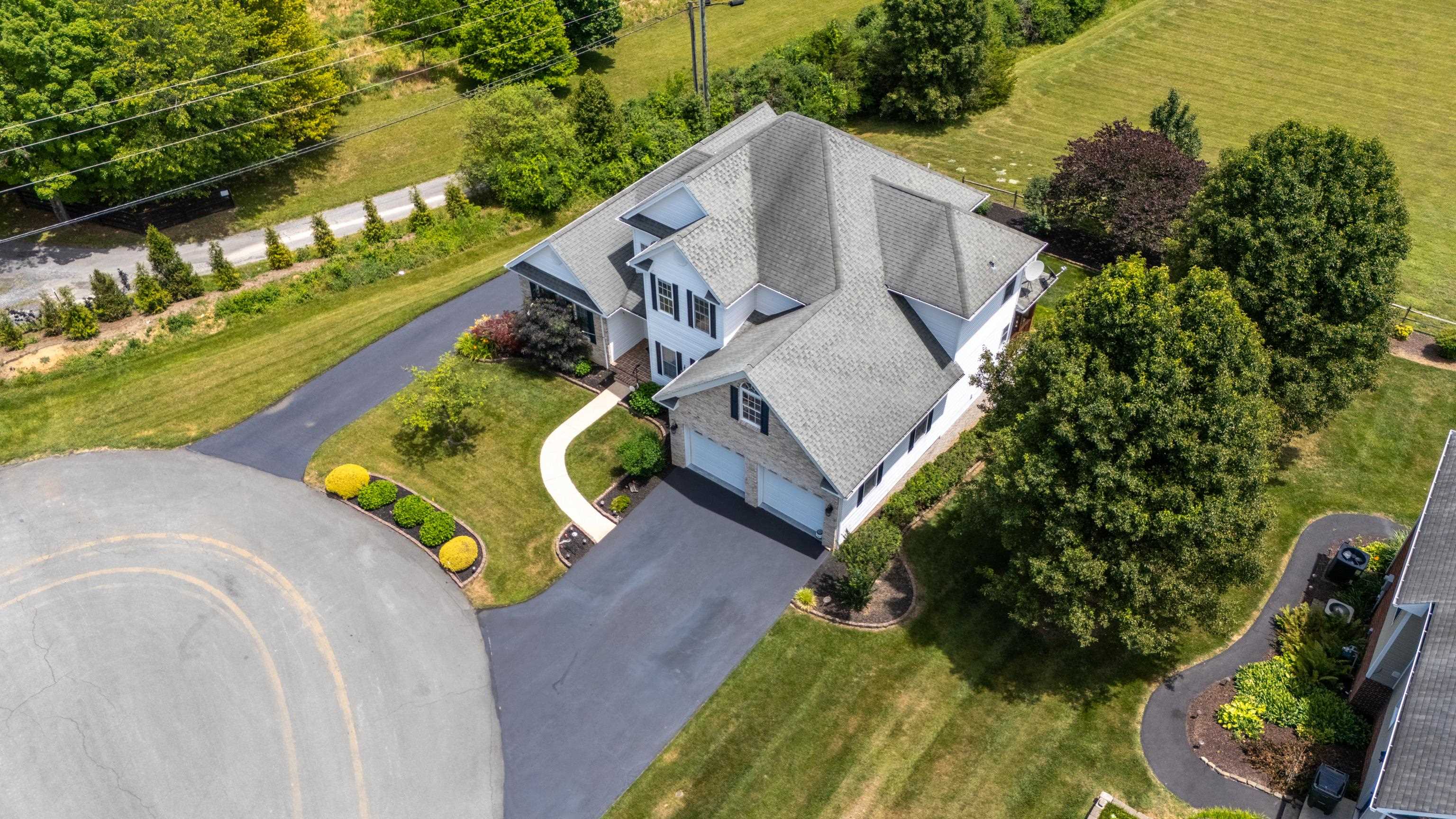 287 KENSINGTON DR