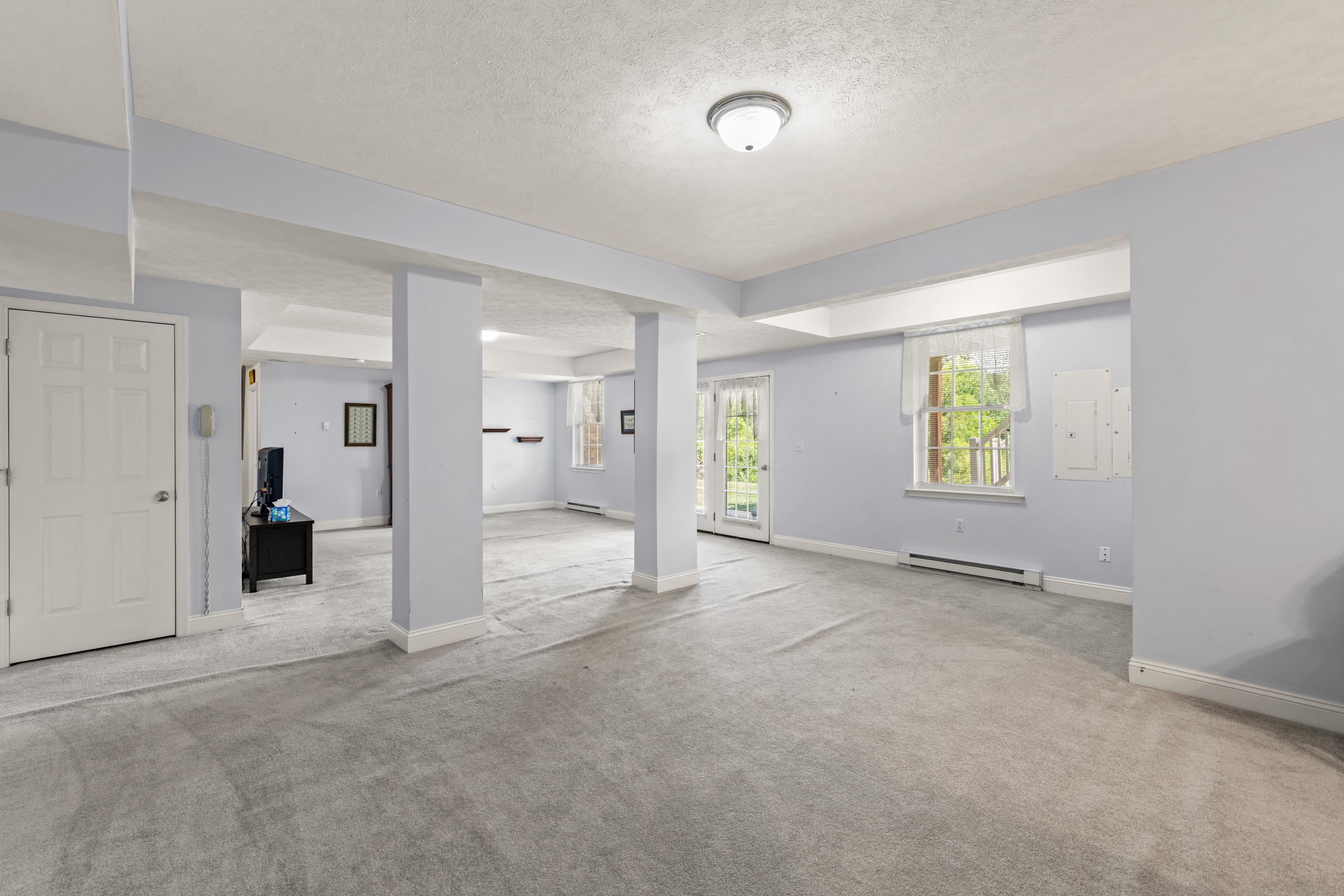 287 KENSINGTON DR