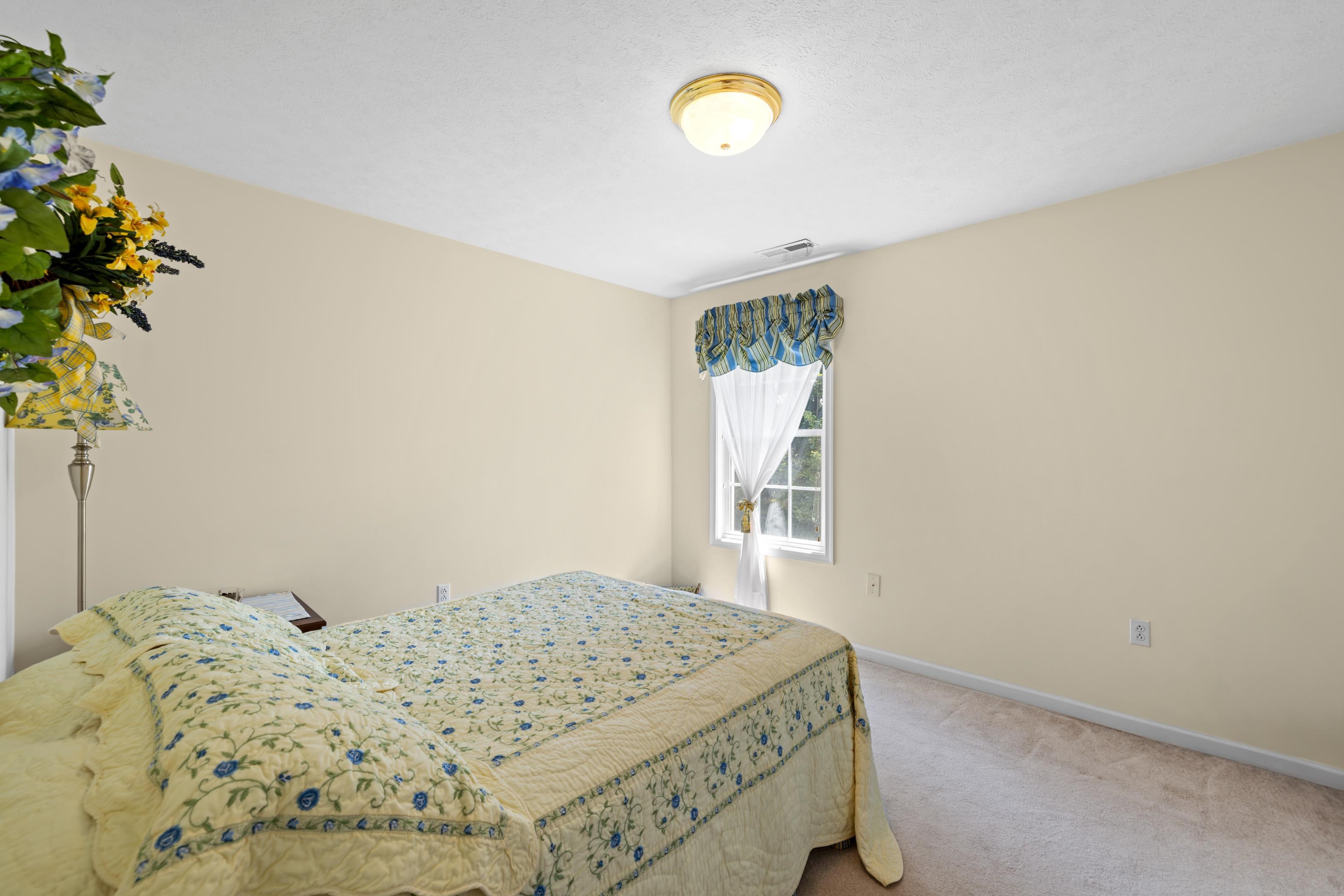287 KENSINGTON DR