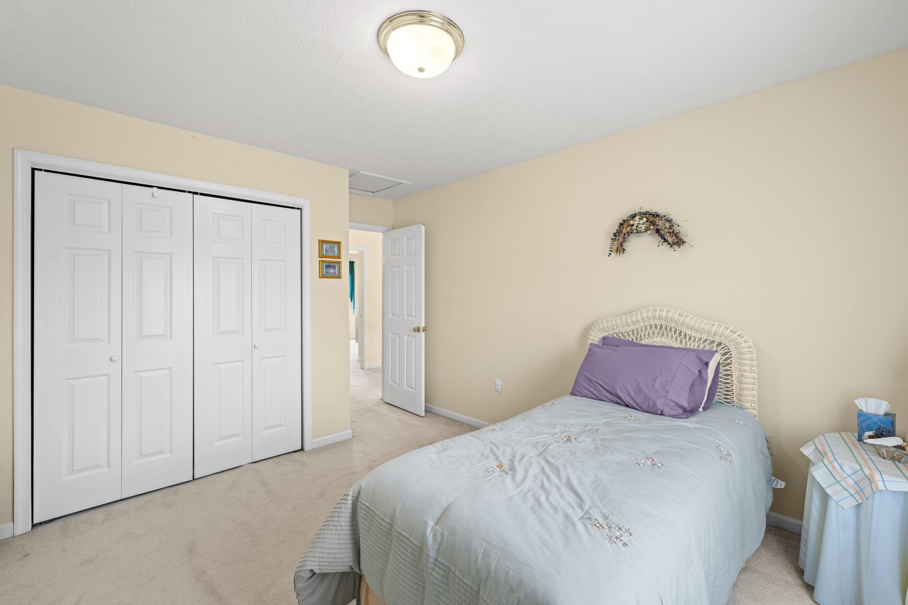 287 KENSINGTON DR