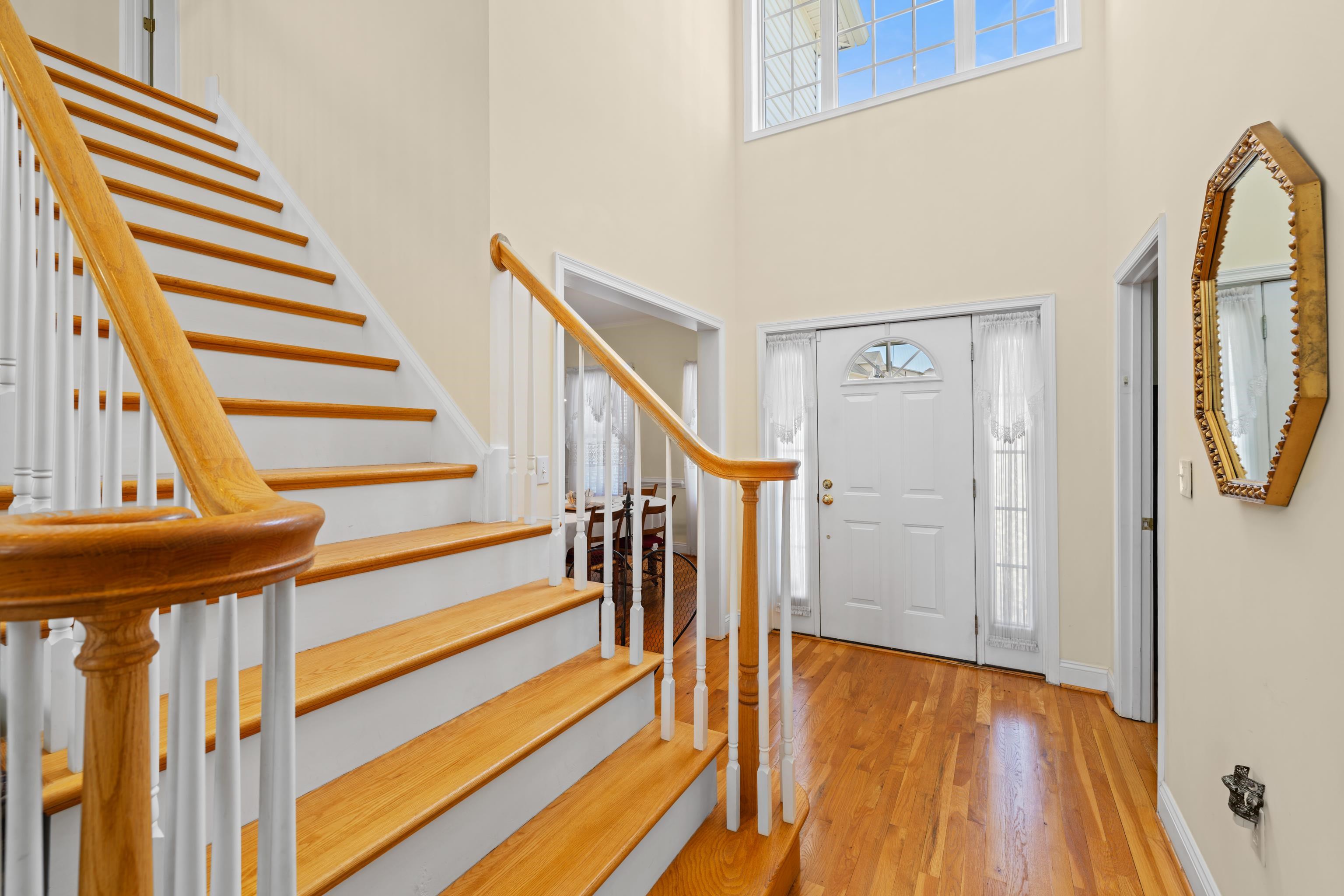 287 KENSINGTON DR